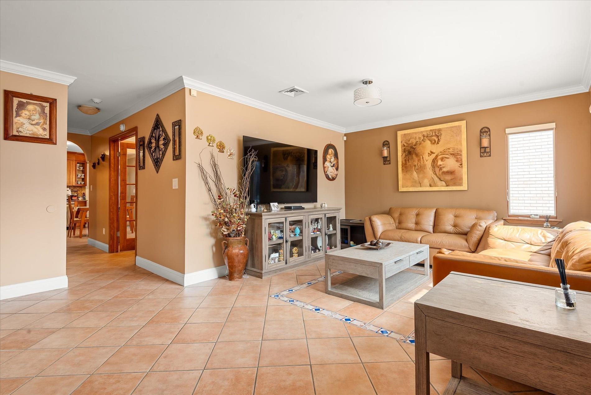 Single Family 74th  Queens, NY 11370, MLS-895926-3