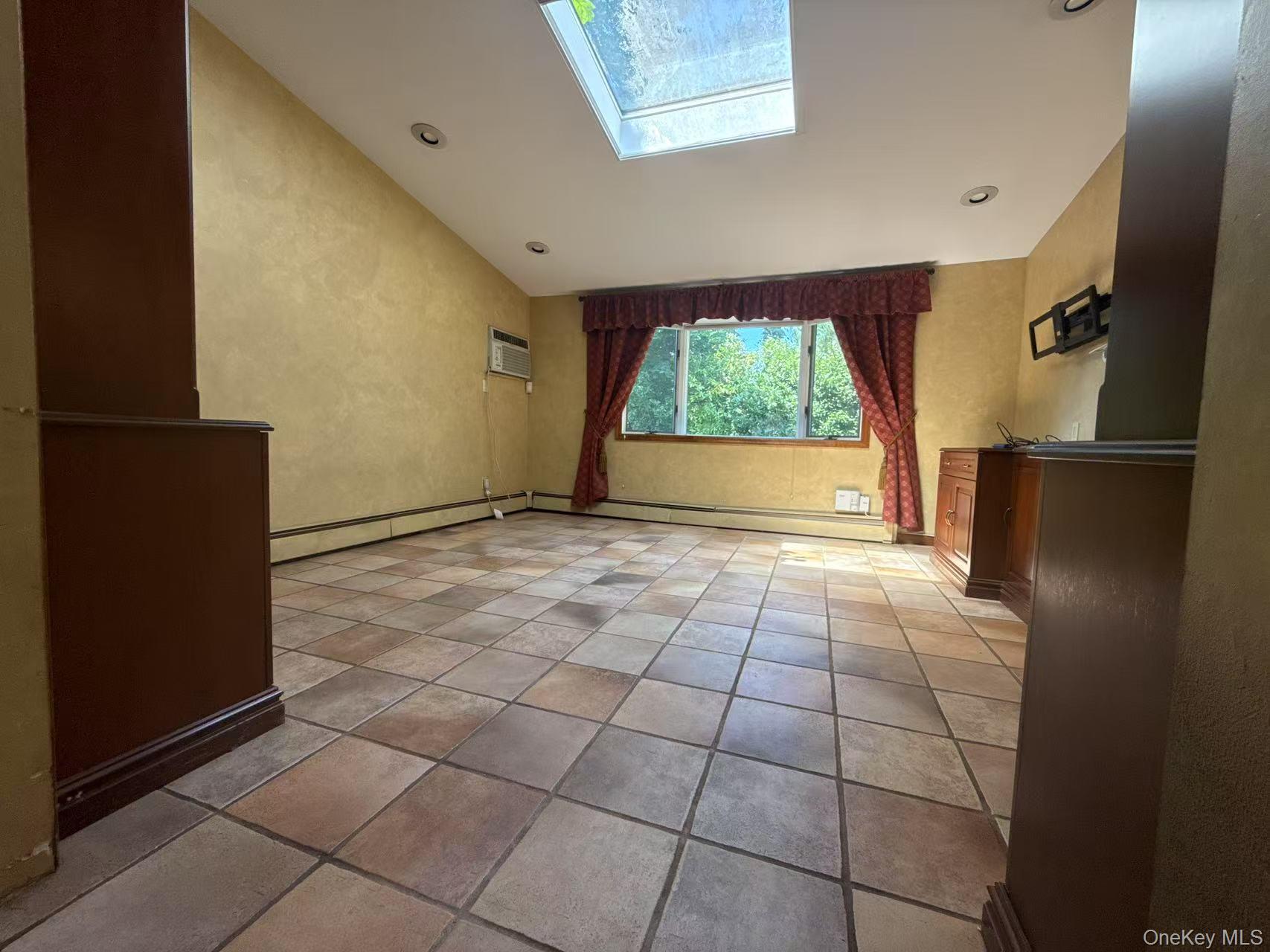 Single Family Oakdale Nassau County, NY 11577, MLS-896022-10