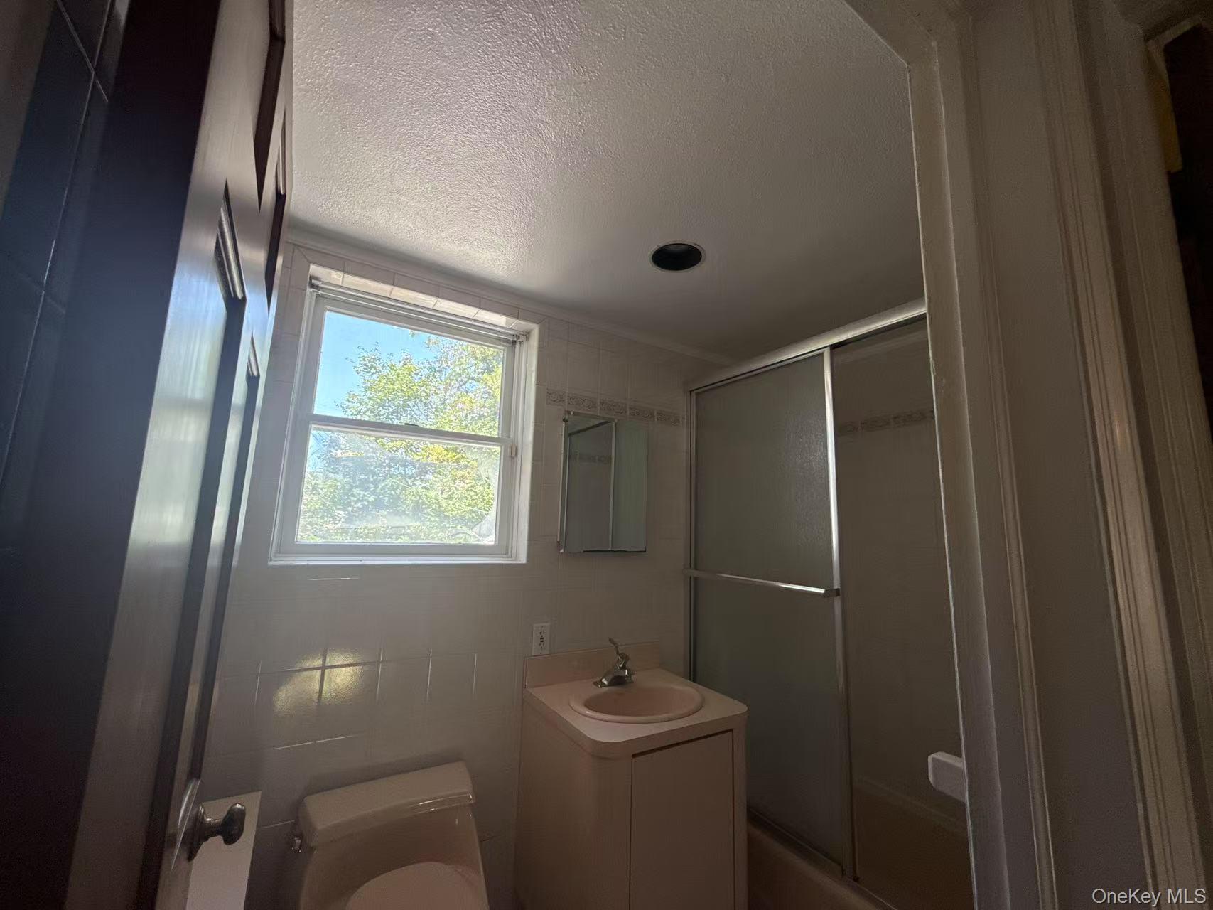 Single Family Oakdale Nassau County, NY 11577, MLS-896022-20