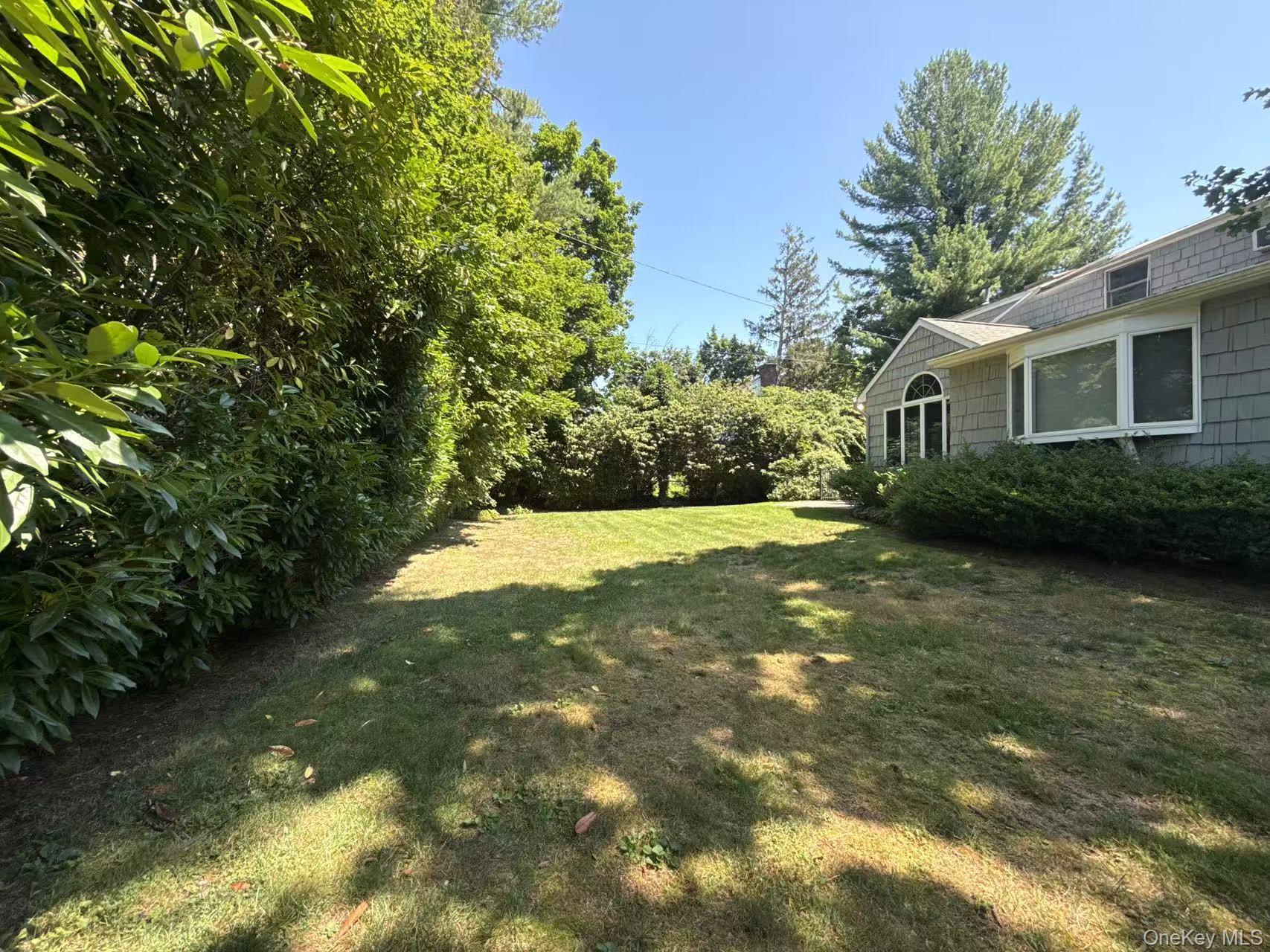 Single Family Oakdale Nassau County, NY 11577, MLS-896022-25