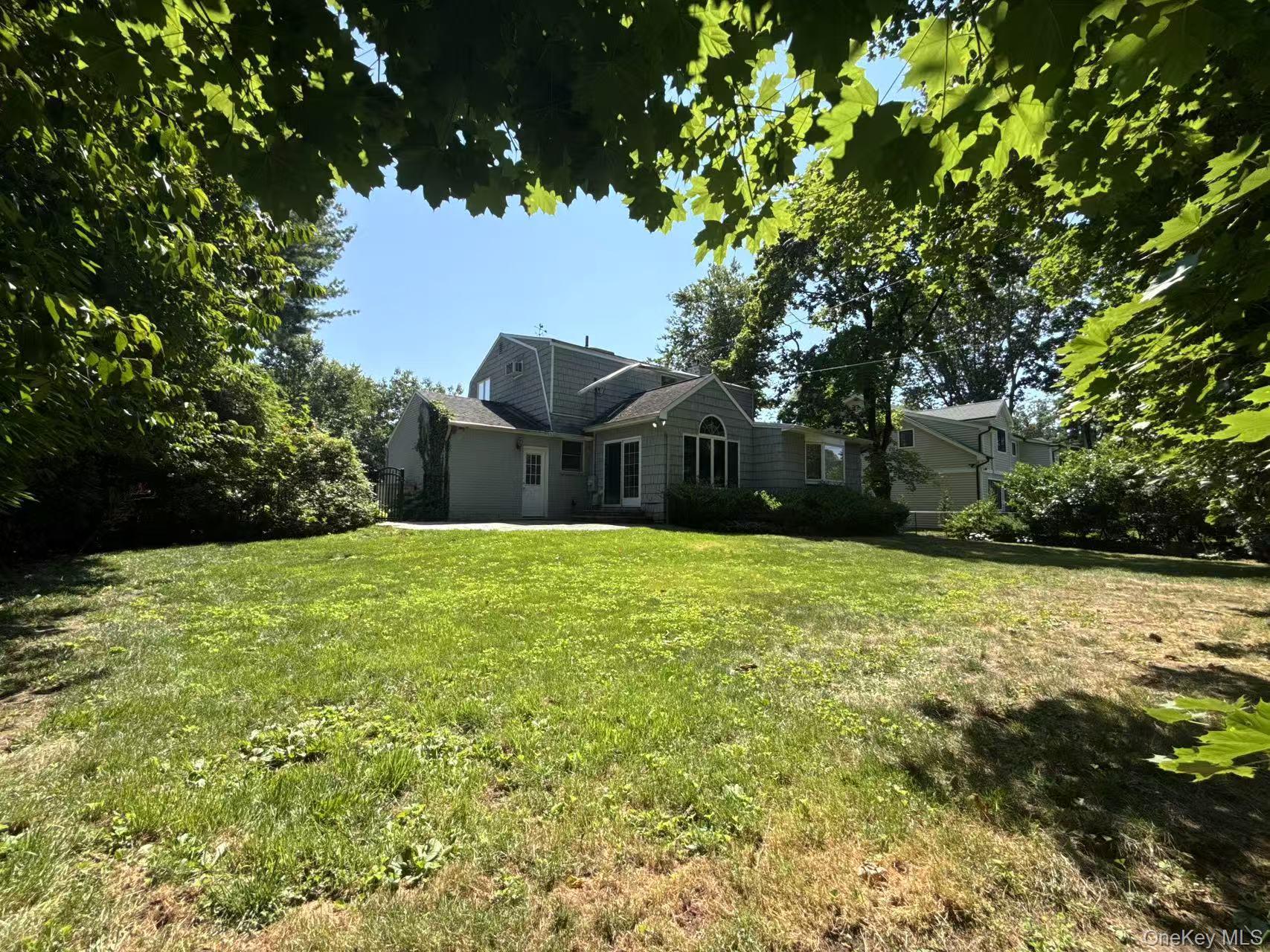 Single Family Oakdale  Nassau County, NY 11577, MLS-896022-28