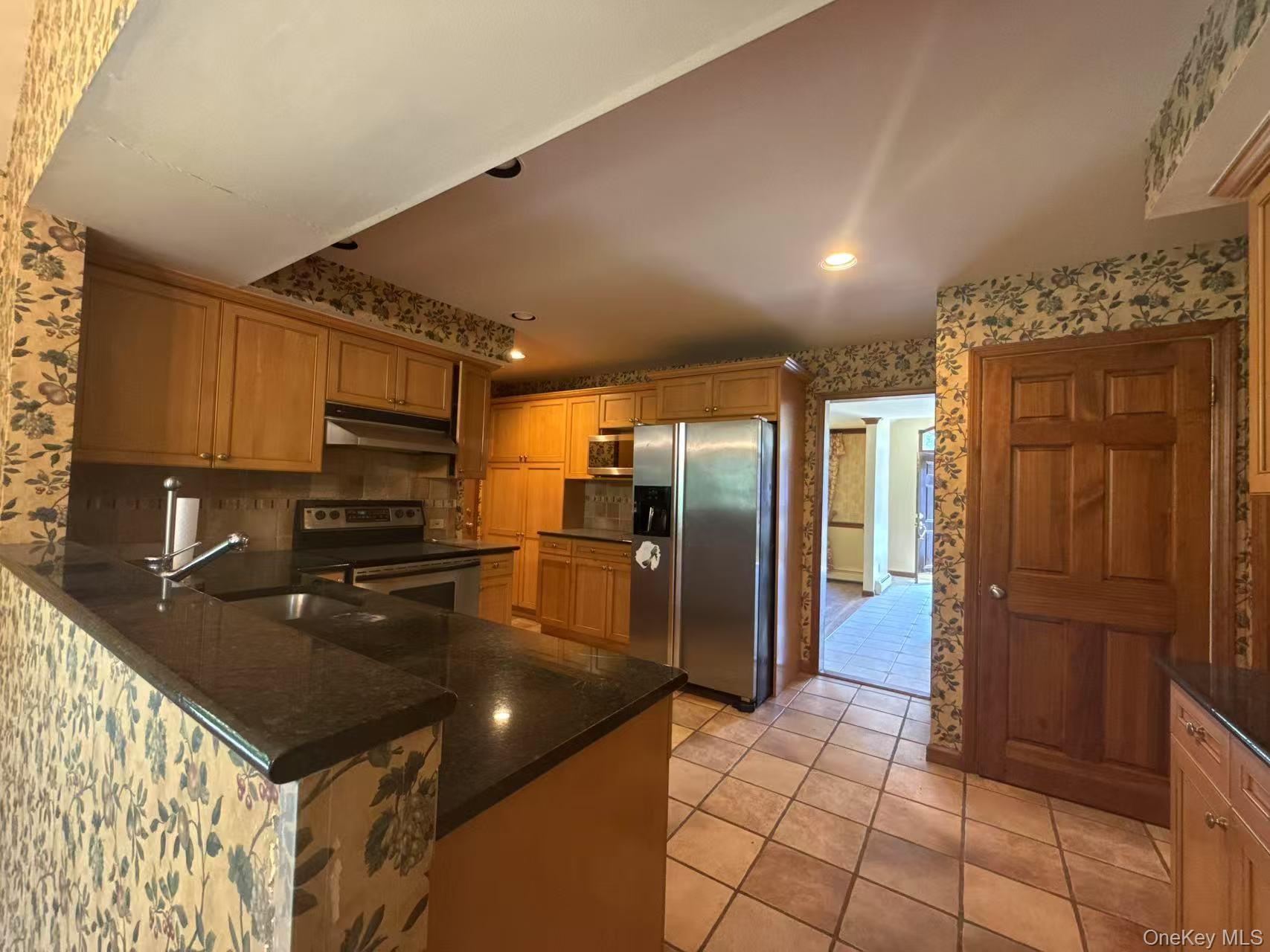 Single Family Oakdale Nassau County, NY 11577, MLS-896022-7