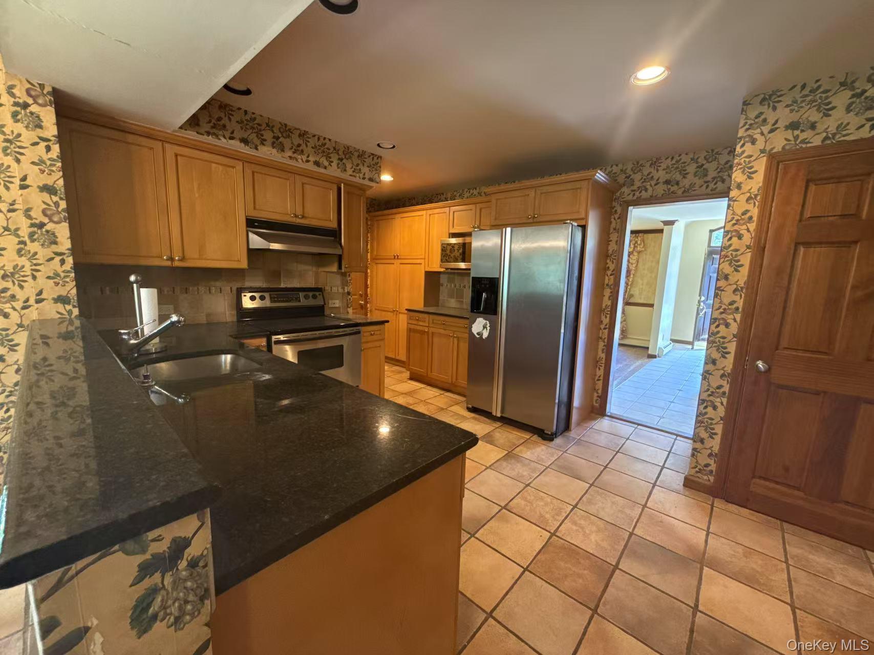 Single Family Oakdale Nassau County, NY 11577, MLS-896022-8