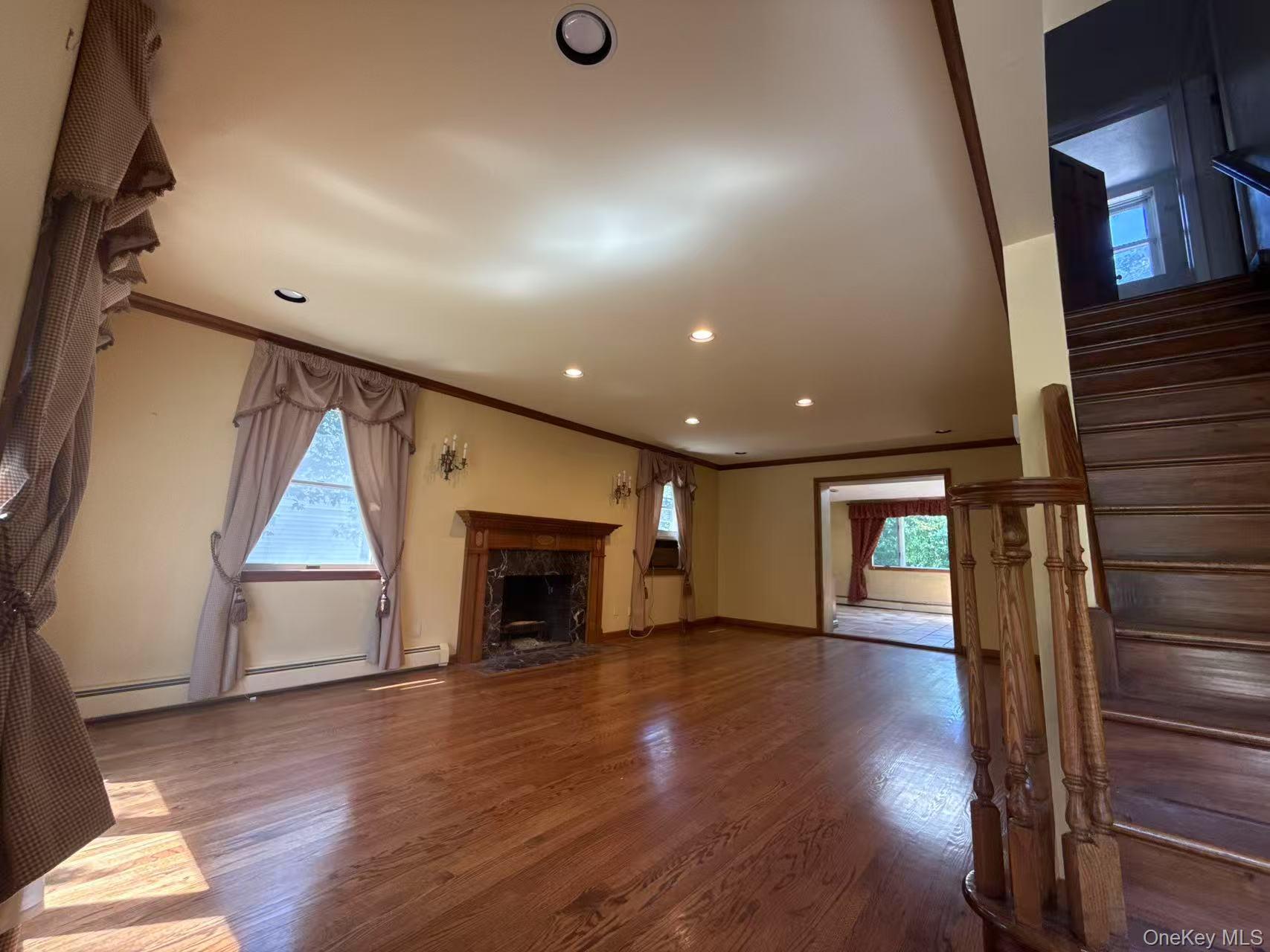 Single Family Oakdale Nassau County, NY 11577, MLS-896022-9