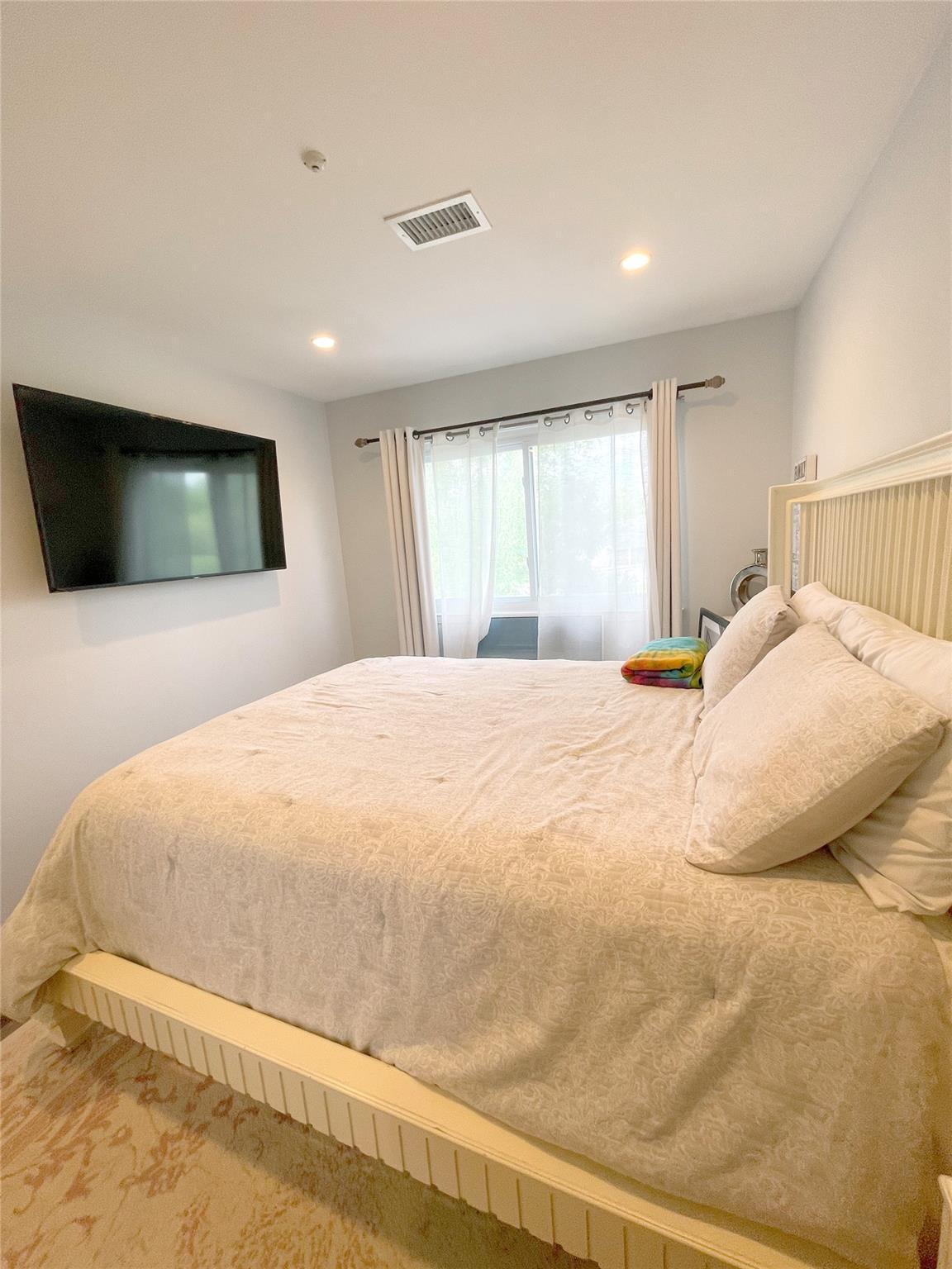 Condo Pameeches Path  Suffolk County, NY 11940, MLS-896048-14