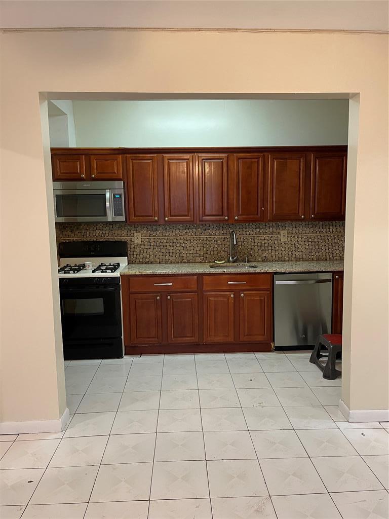 Apartment Amboy  Brooklyn, NY 11212, MLS-896068-5