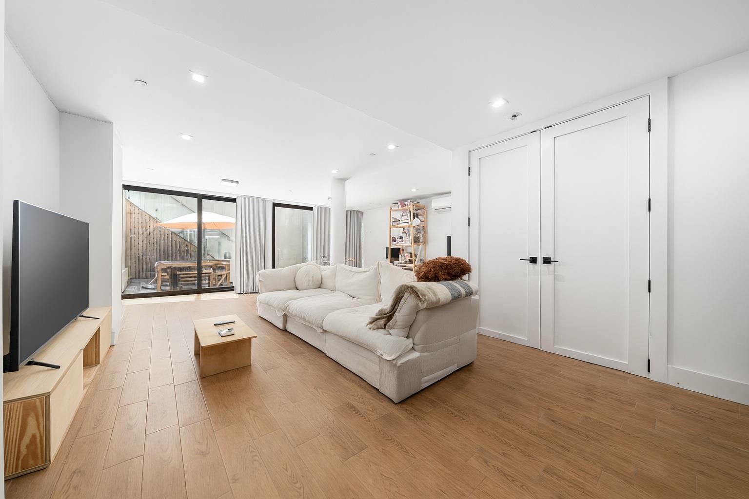 Condo 32nd  Queens, NY 11101, MLS-896071-20