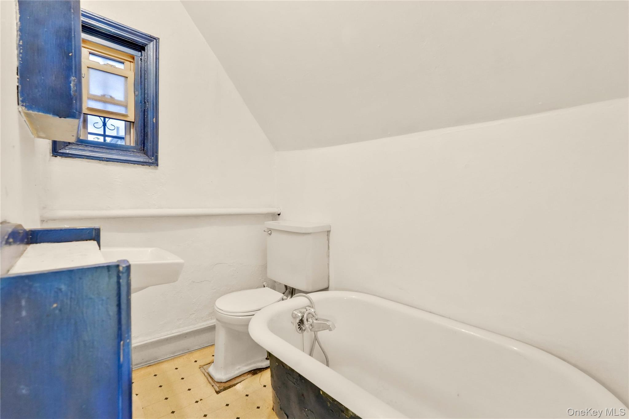 Single Family Bradford  Brooklyn, NY 11207, MLS-896102-22