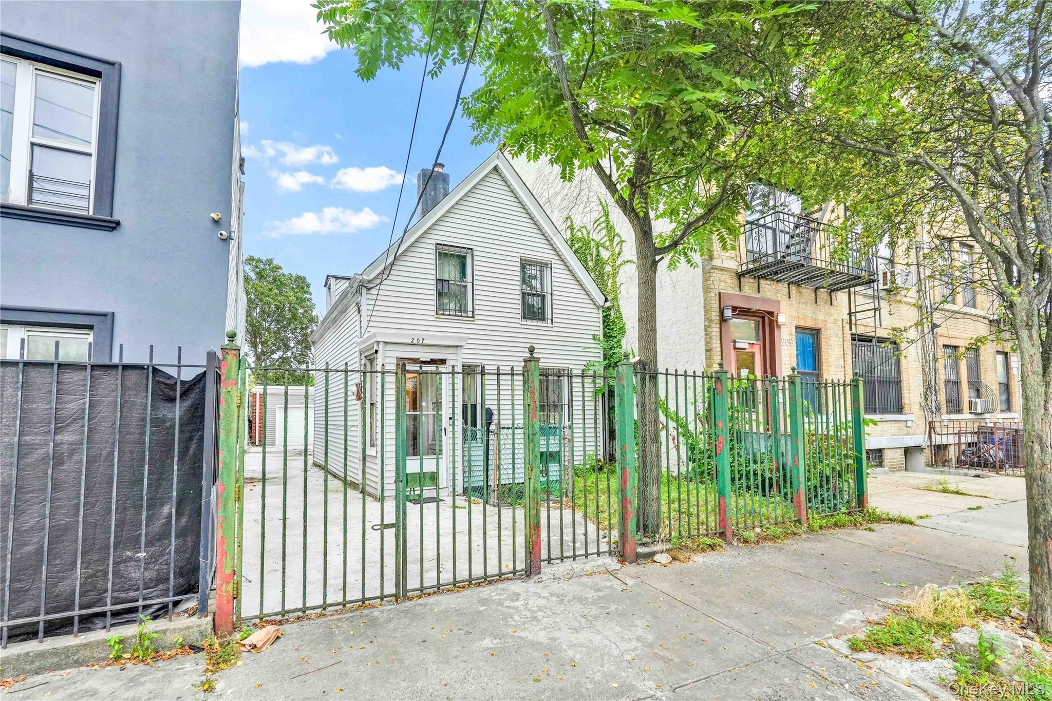 Single Family Bradford  Brooklyn, NY 11207, MLS-896102-31