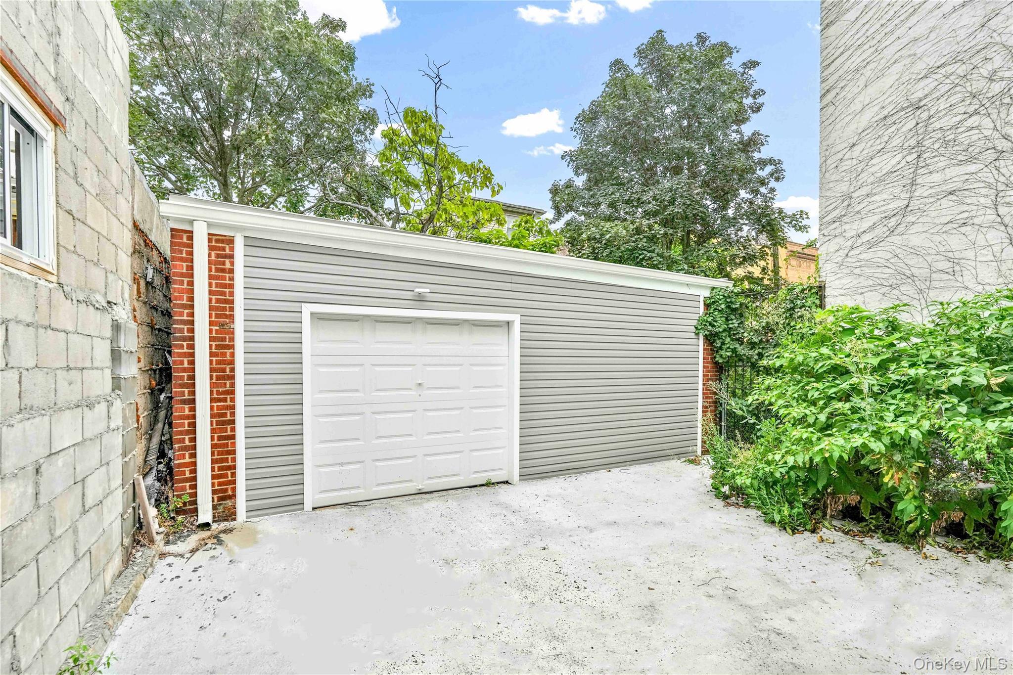 Single Family Bradford  Brooklyn, NY 11207, MLS-896102-4