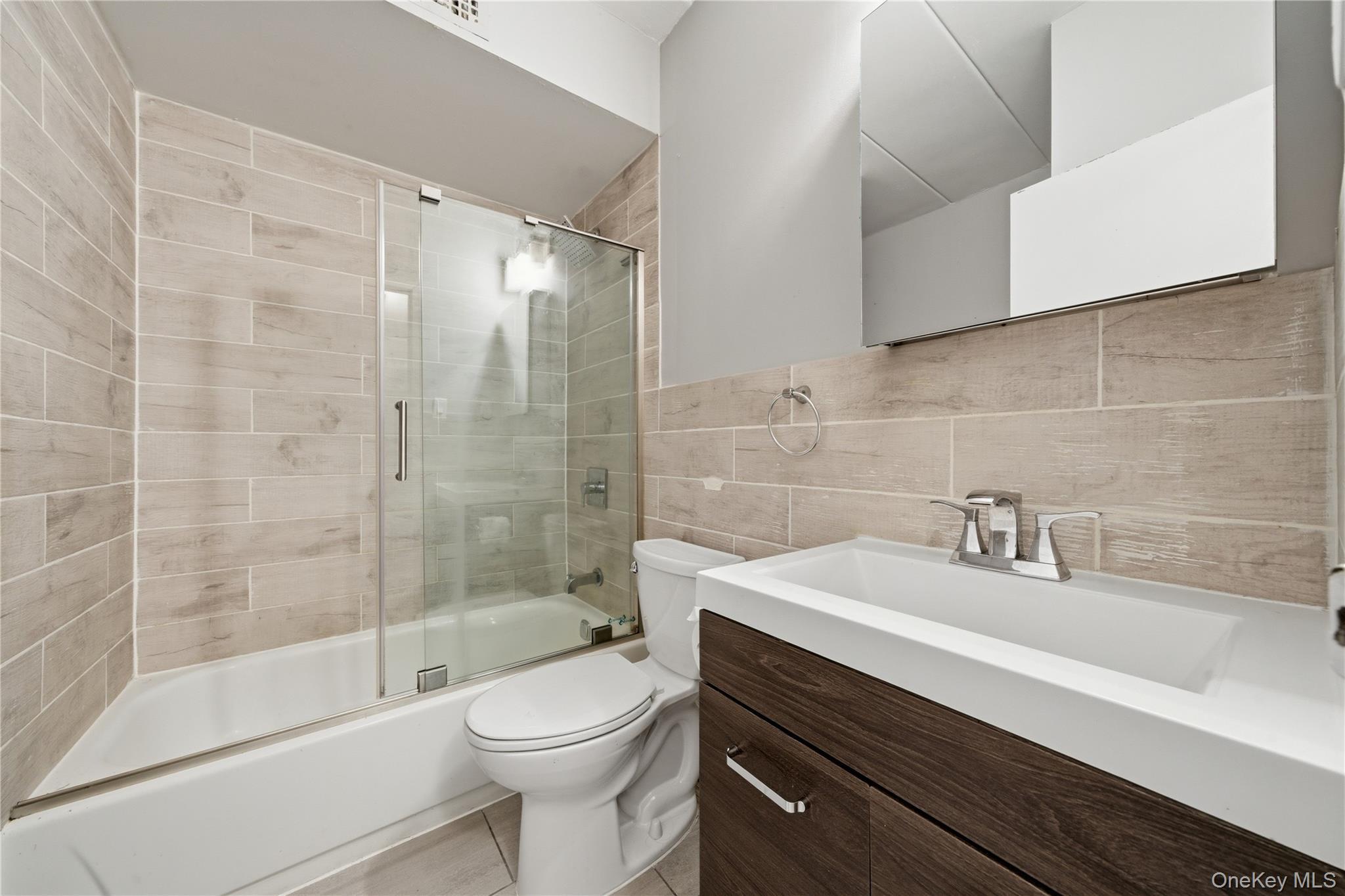 Condo Roosevelt Ave  Queens, NY 11354, MLS-896112-16