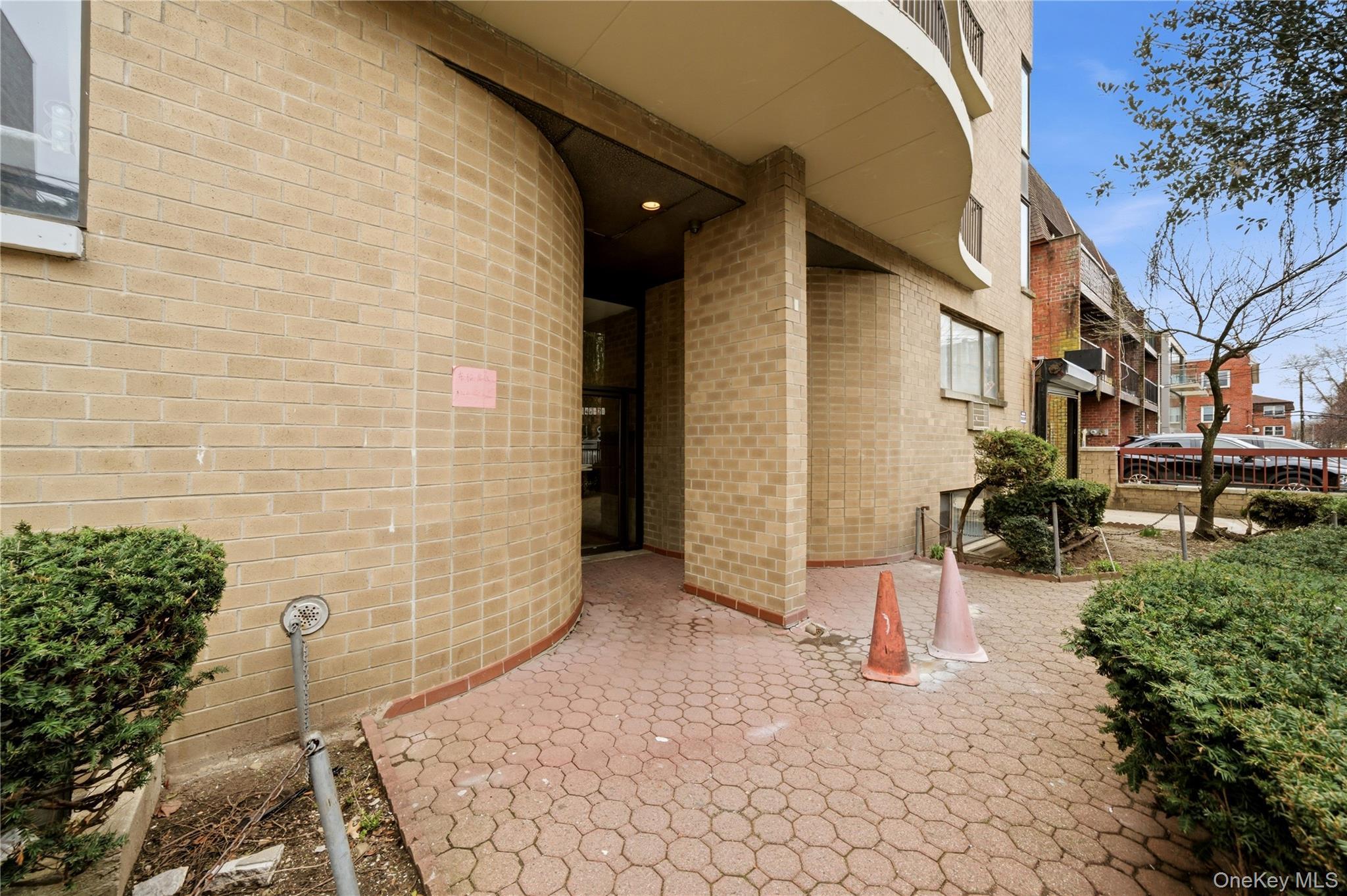 Condo Roosevelt Ave  Queens, NY 11354, MLS-896112-3