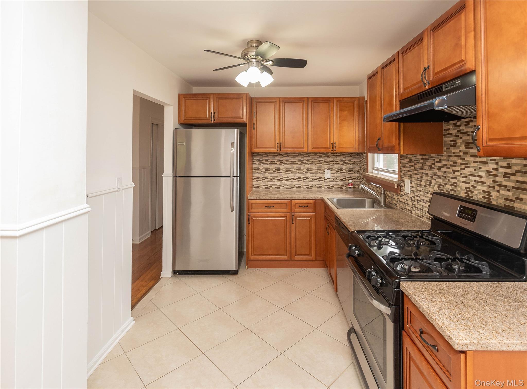 Single Family Vincent  Bronx, NY 10465, MLS-896141-16