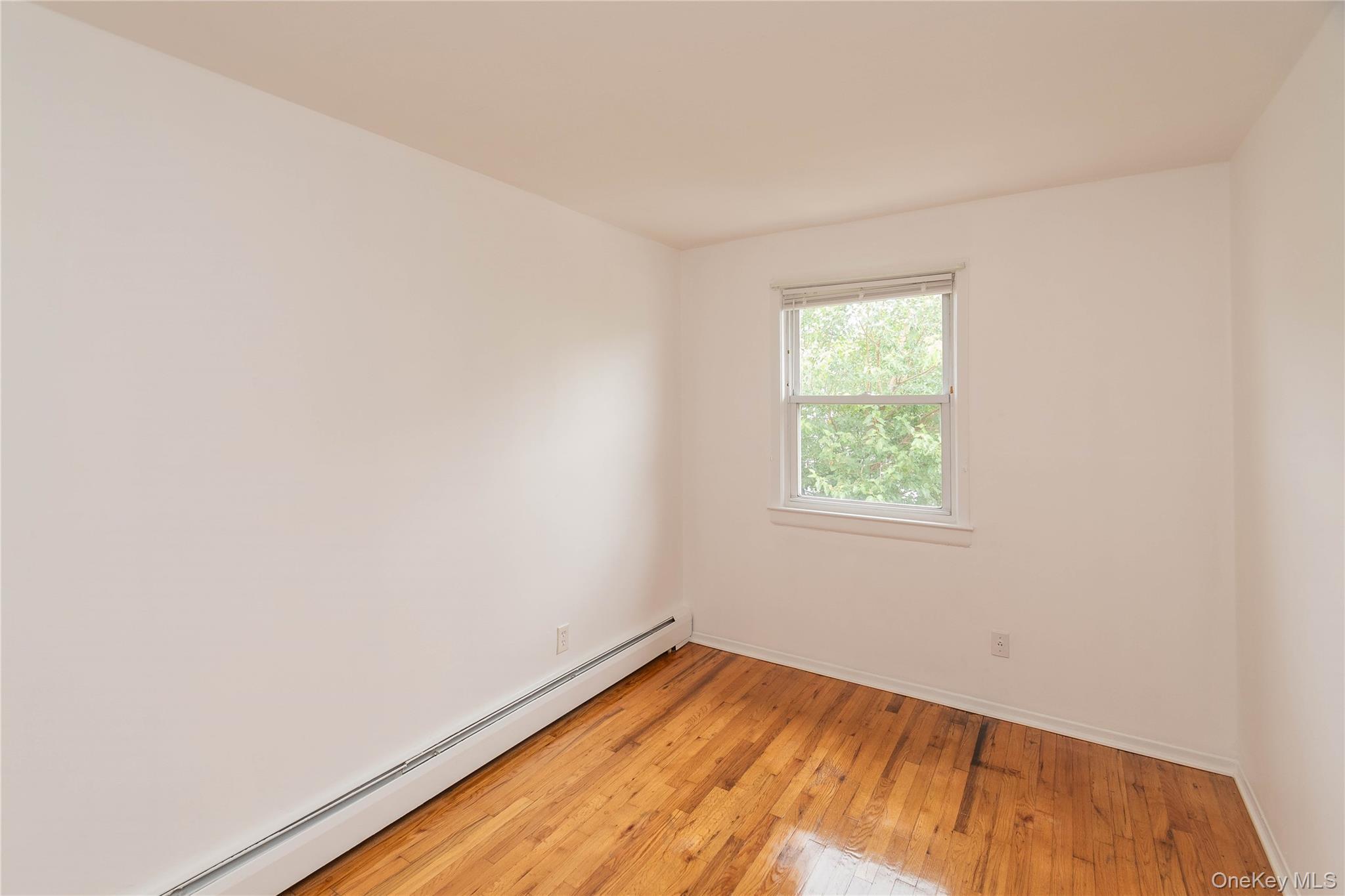 Single Family Vincent  Bronx, NY 10465, MLS-896141-27