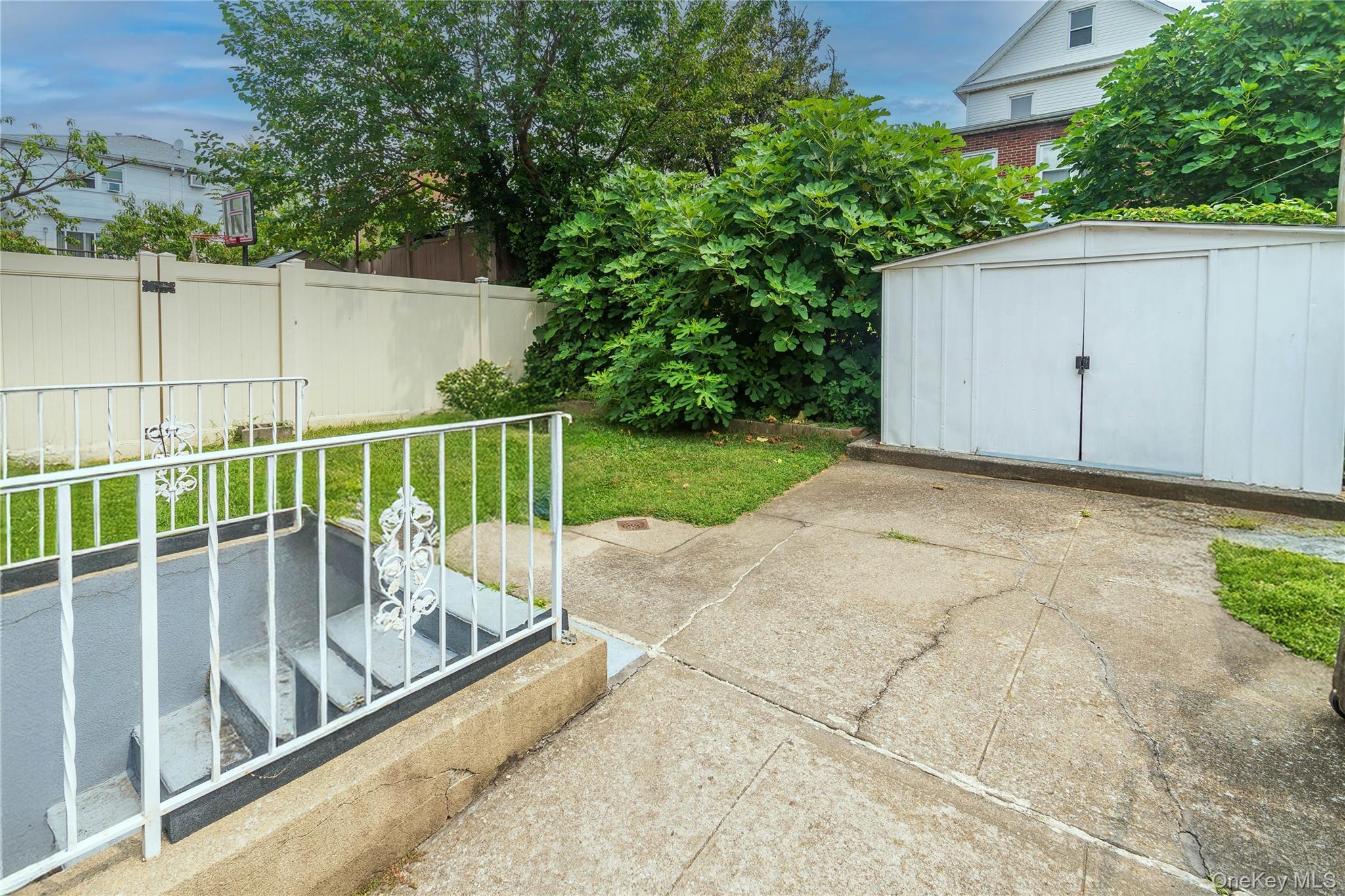 Single Family Vincent  Bronx, NY 10465, MLS-896141-32