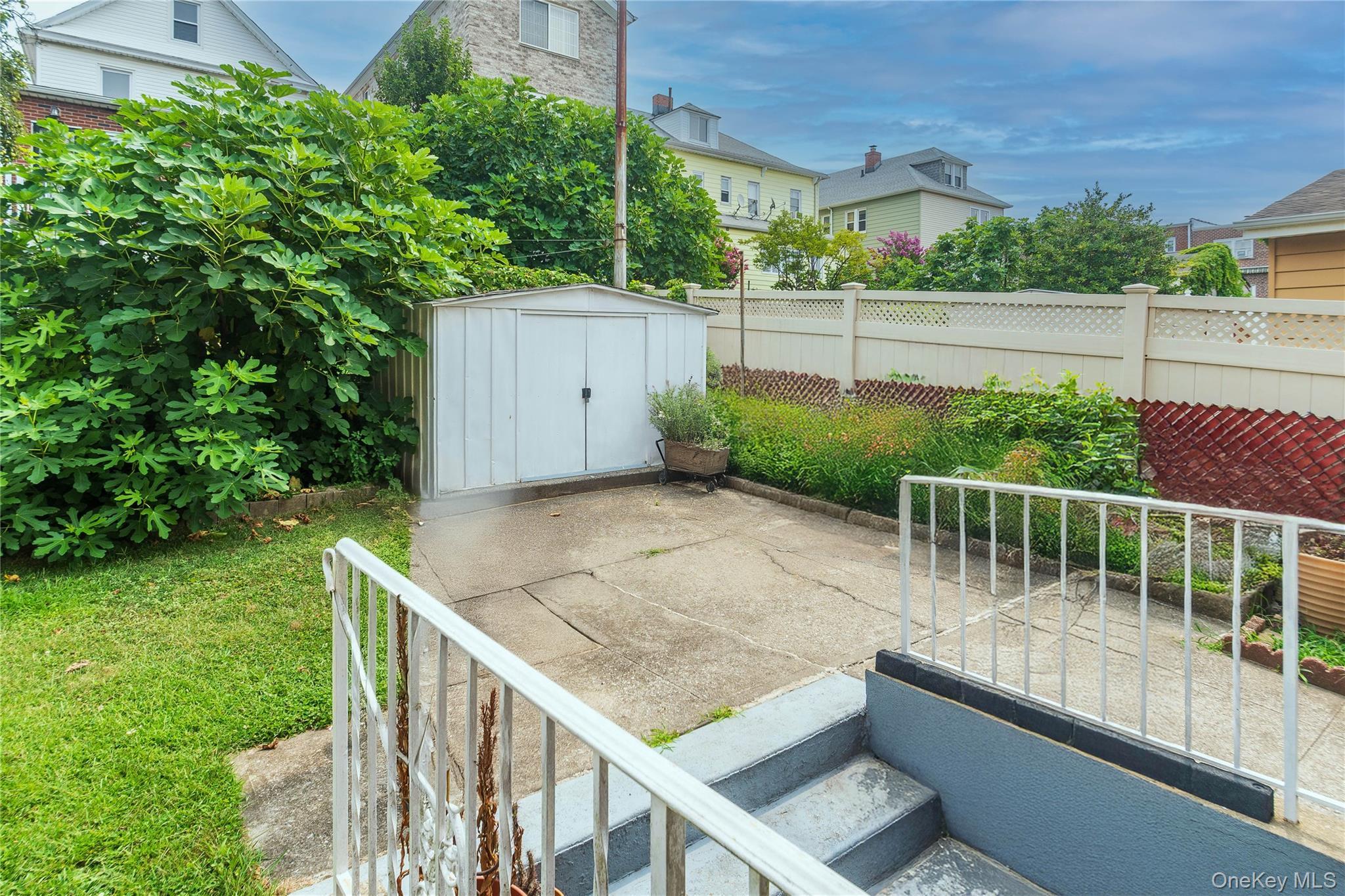 Single Family Vincent  Bronx, NY 10465, MLS-896141-37