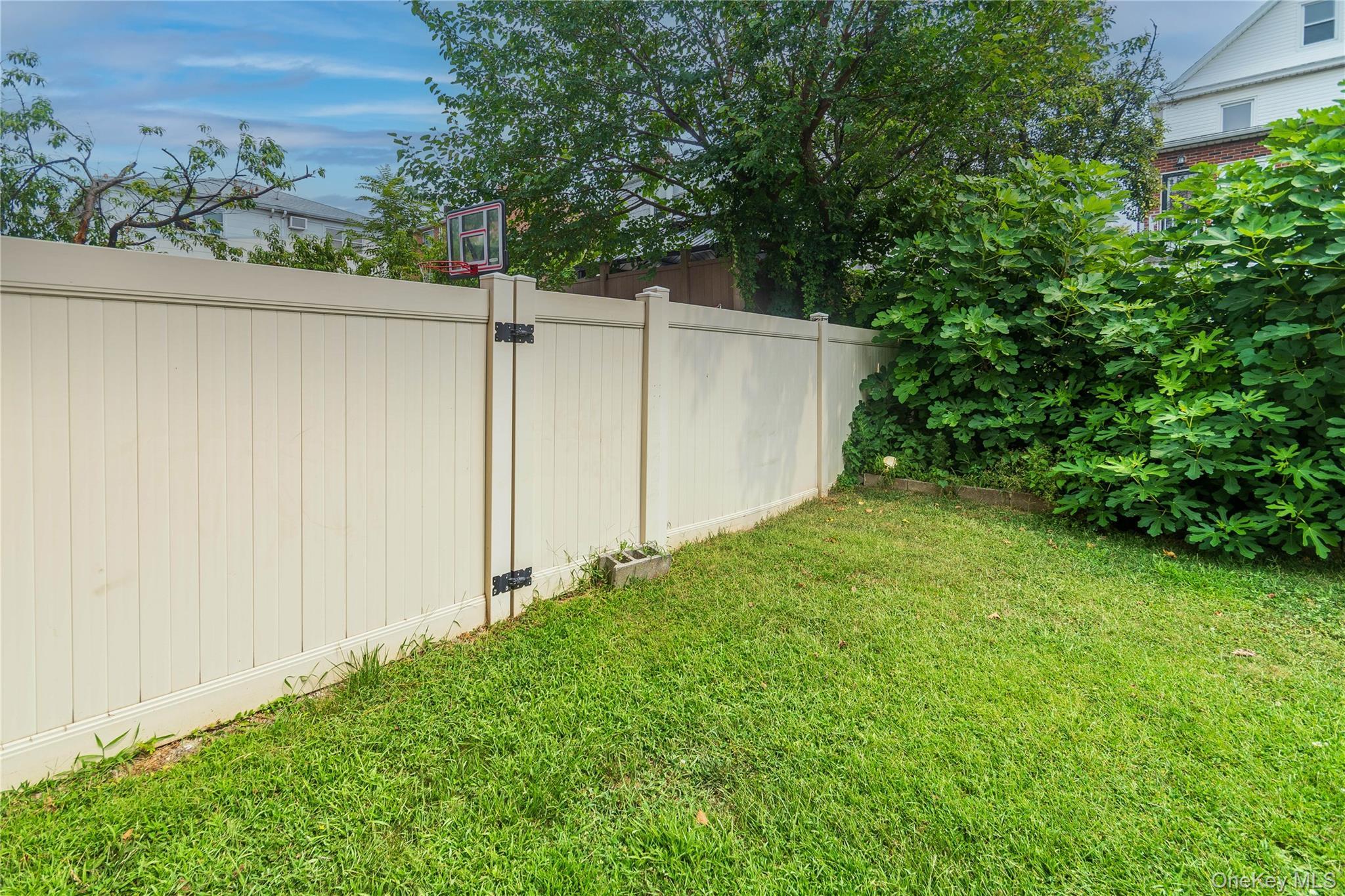 Single Family Vincent  Bronx, NY 10465, MLS-896141-39