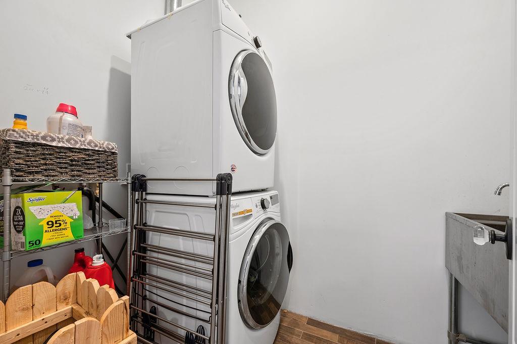 Single Family 60th  Queens, NY 11362, MLS-896180-27