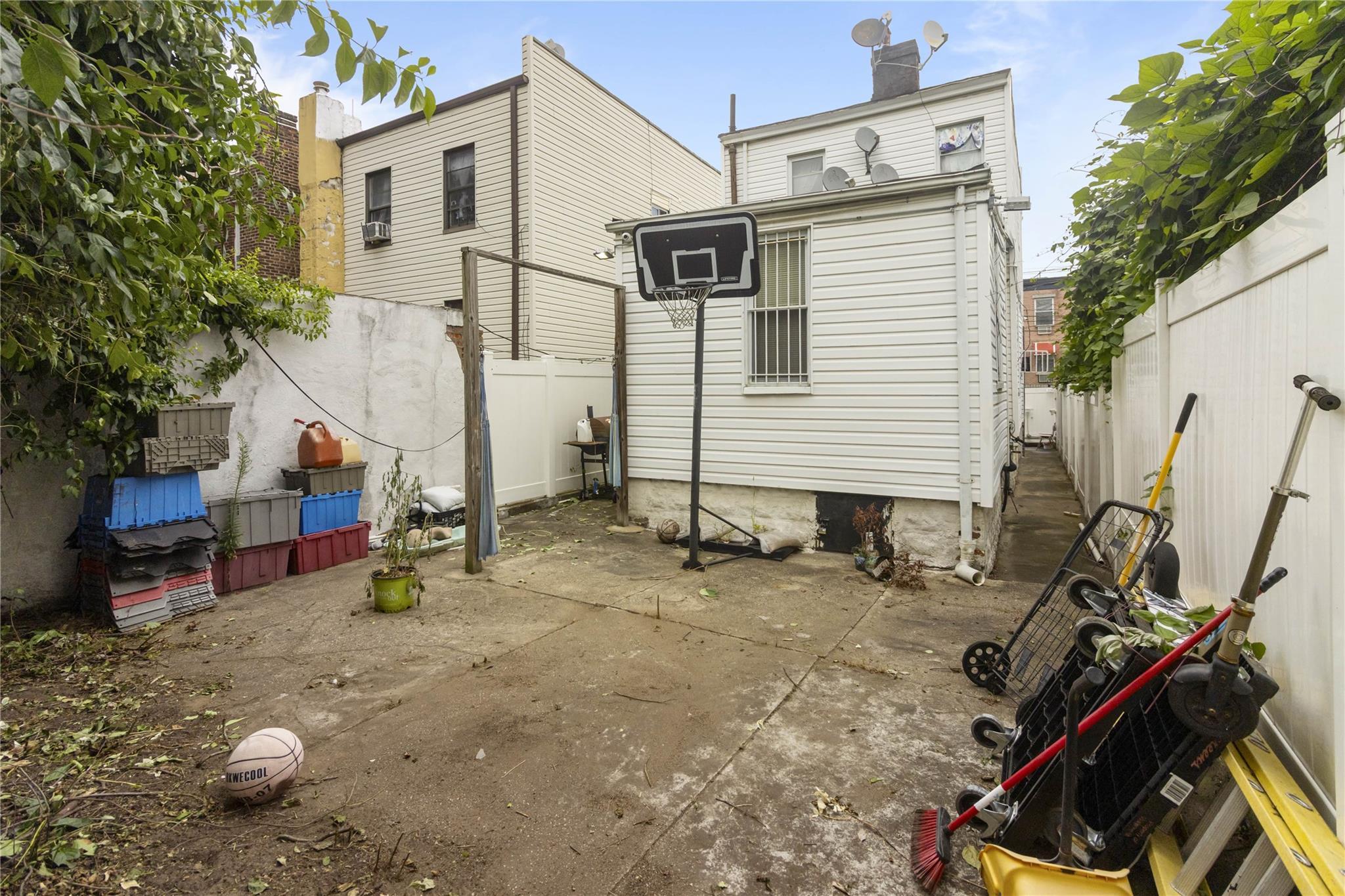 Single Family Euclid  Brooklyn, NY 11208, MLS-896193-13