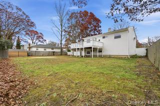 Single Family Beechwood Suffolk County, NY 11967, MLS-896199-11