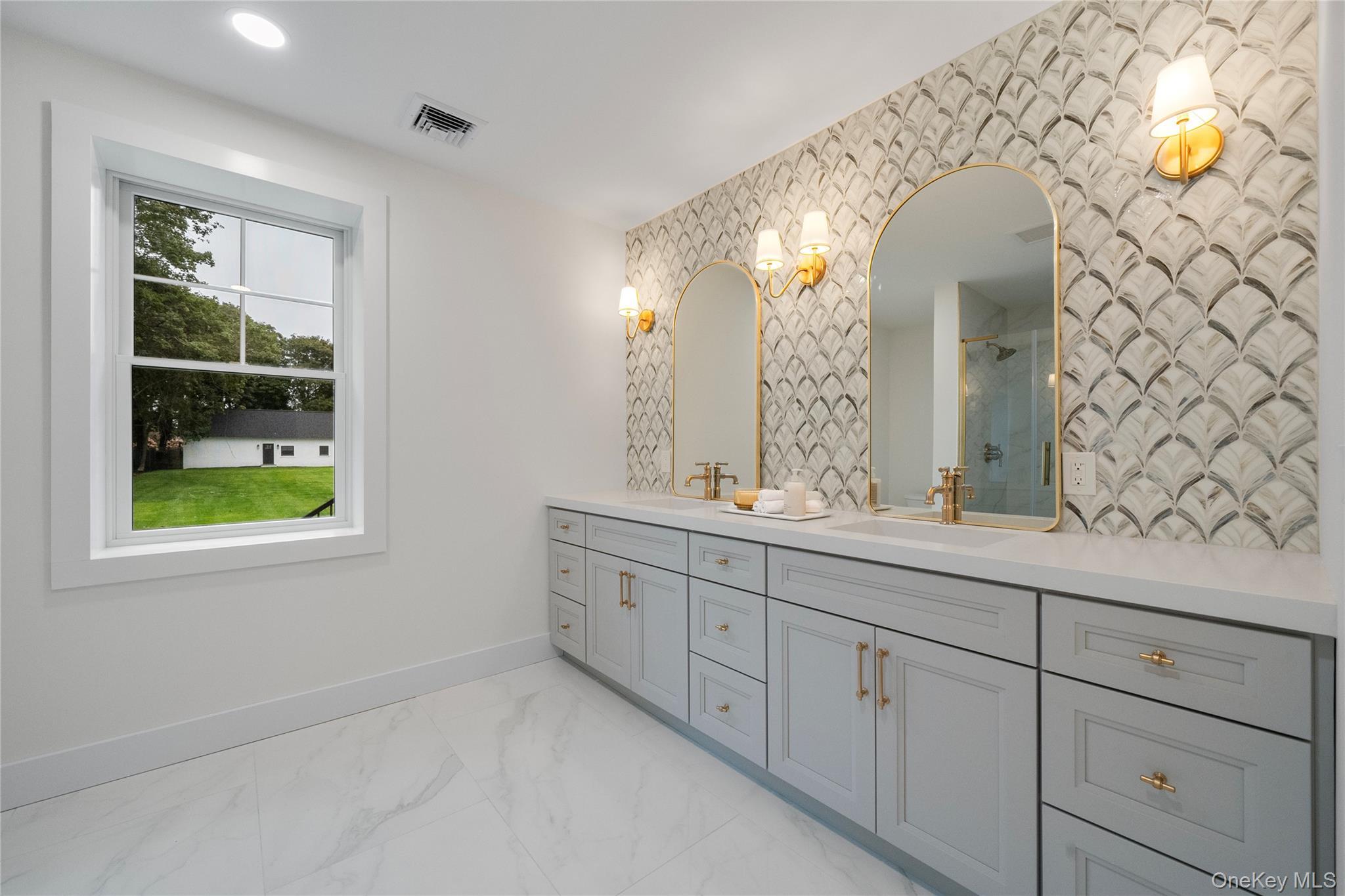 Single Family Fairview Suffolk County, NY 11705, MLS-896230-22