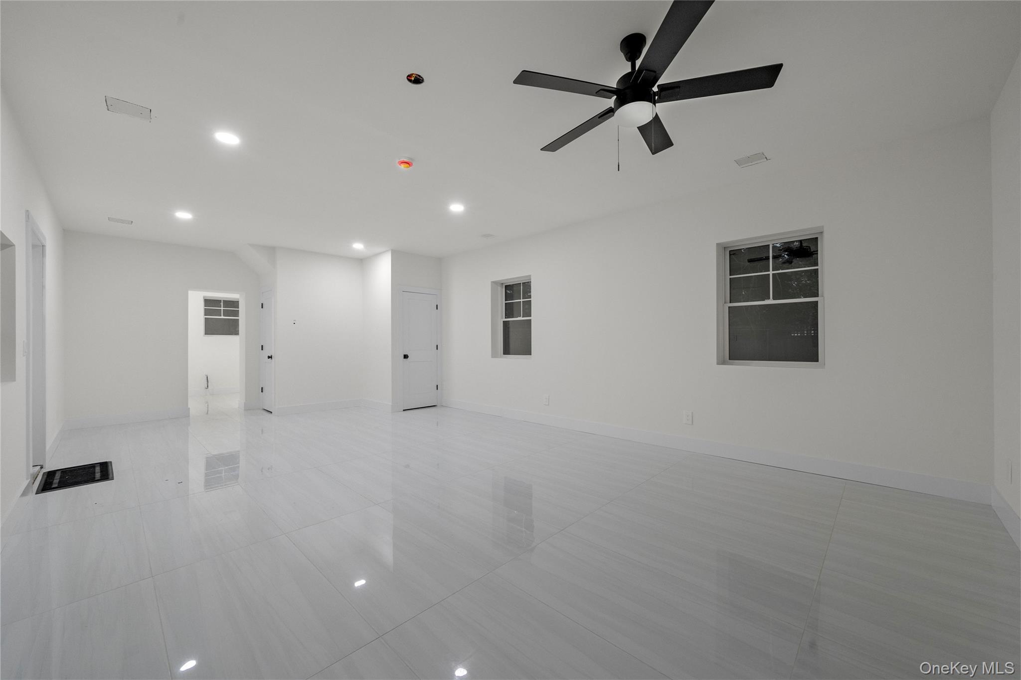 Single Family Fairview Suffolk County, NY 11705, MLS-896230-32