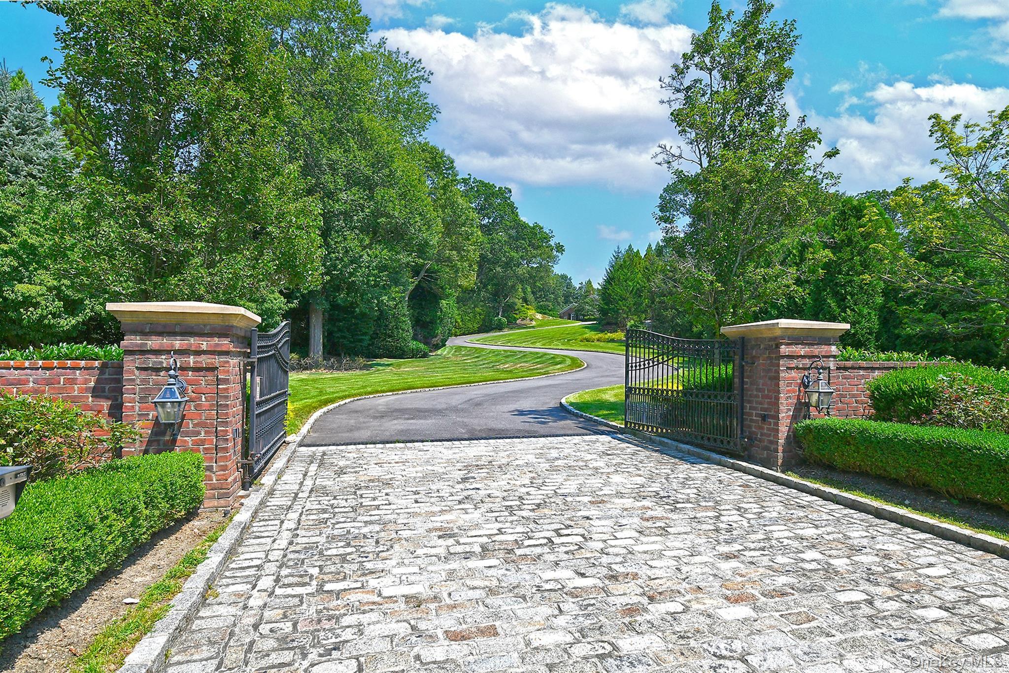 Single Family Round Swamp Suffolk County, NY 11747, MLS-896248-2