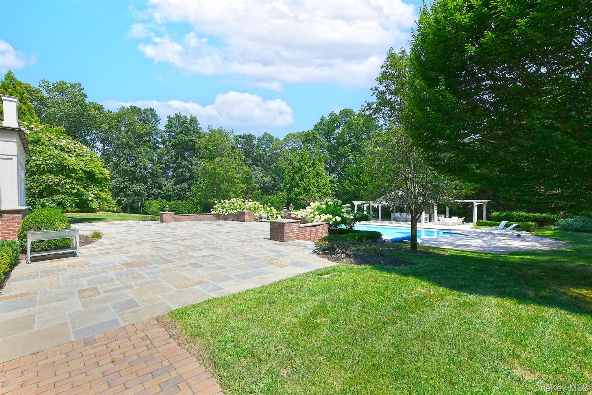 Single Family Round Swamp Suffolk County, NY 11747, MLS-896248-47