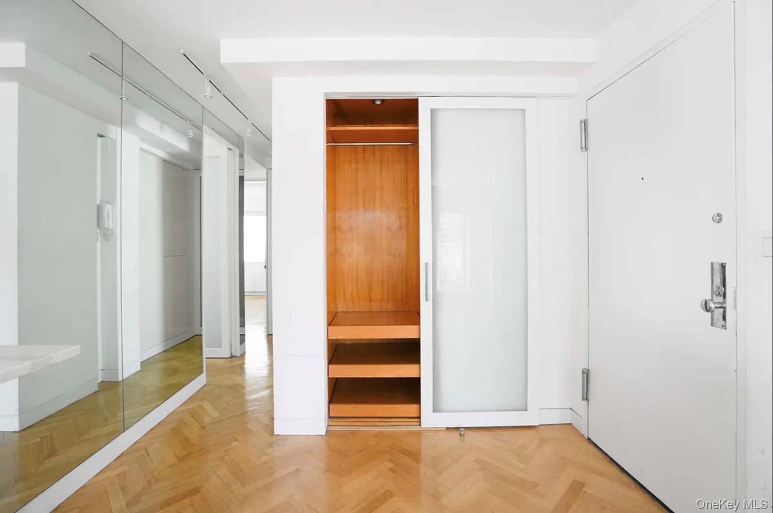 Apartment East 57th Manhattan, NY 10022, MLS-896290-11