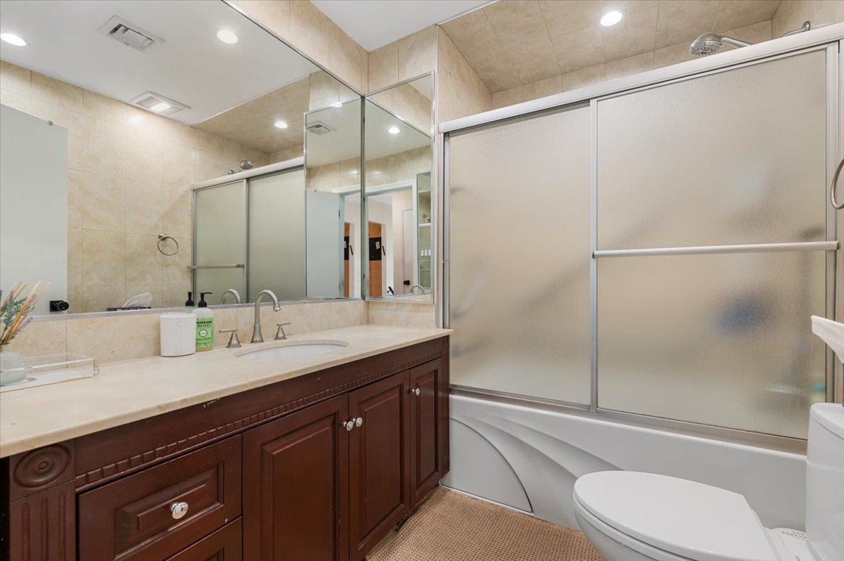 Single Family Eagle Nassau County, NY 11581, MLS-896344-15