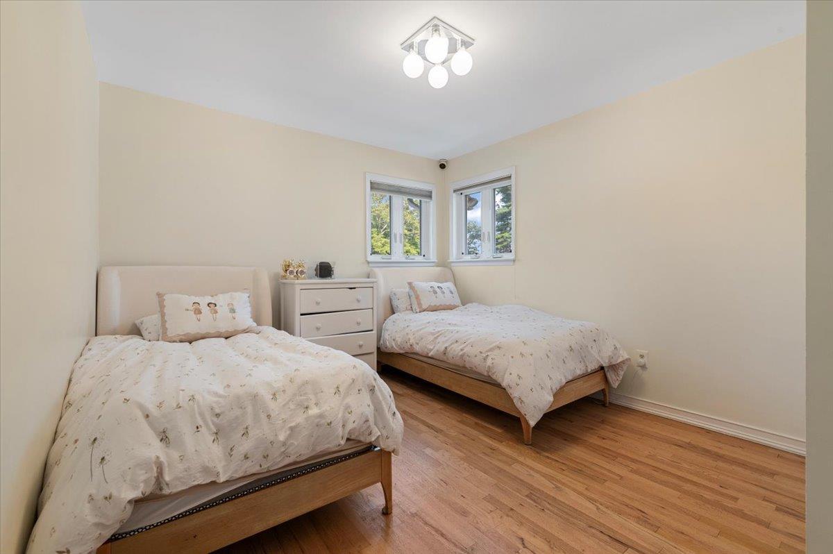 Single Family Eagle Nassau County, NY 11581, MLS-896344-16