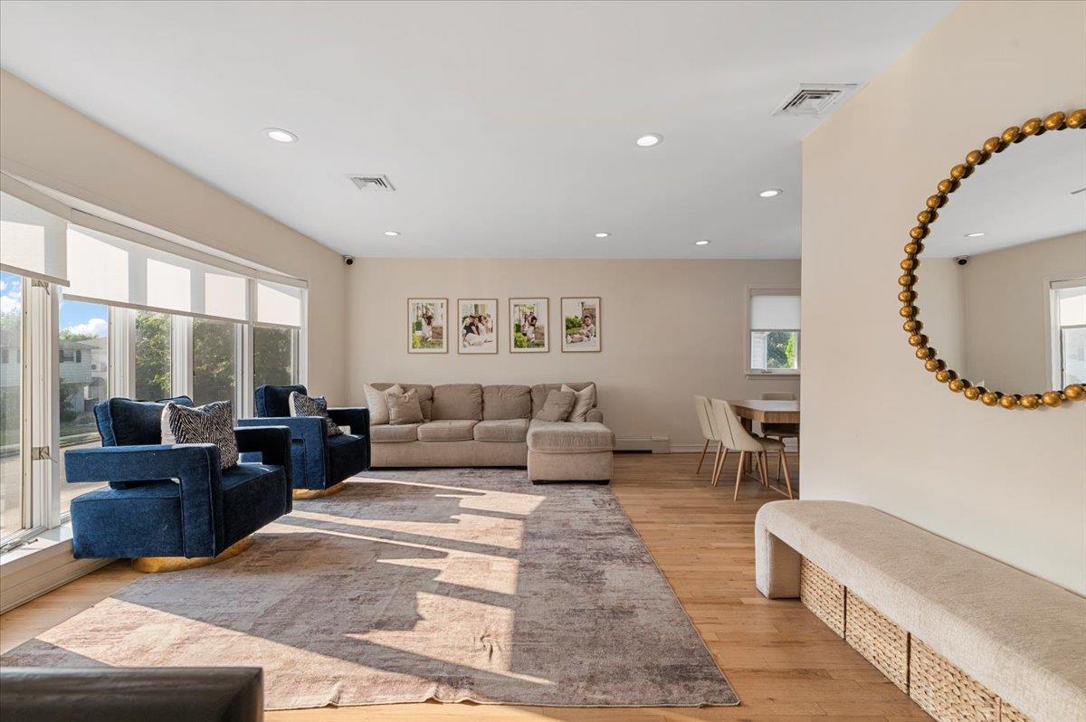 Single Family Eagle Nassau County, NY 11581, MLS-896344-5