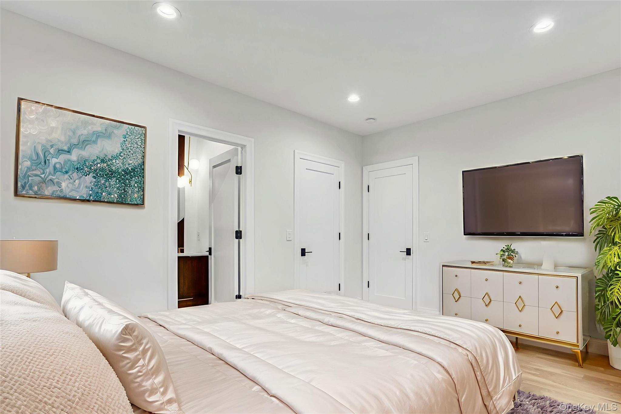 Single Family Weeks  Suffolk County, NY 11746, MLS-896348-32