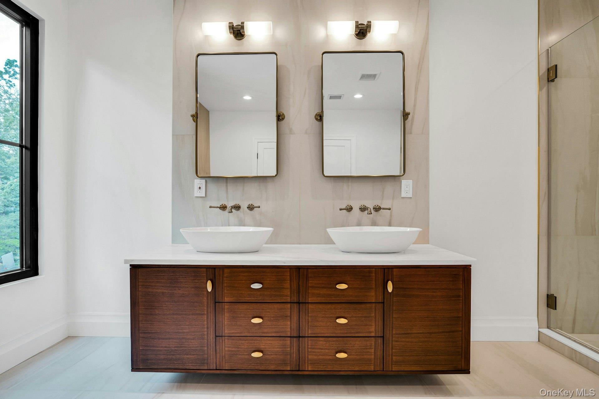 Single Family Weeks  Suffolk County, NY 11746, MLS-896348-37