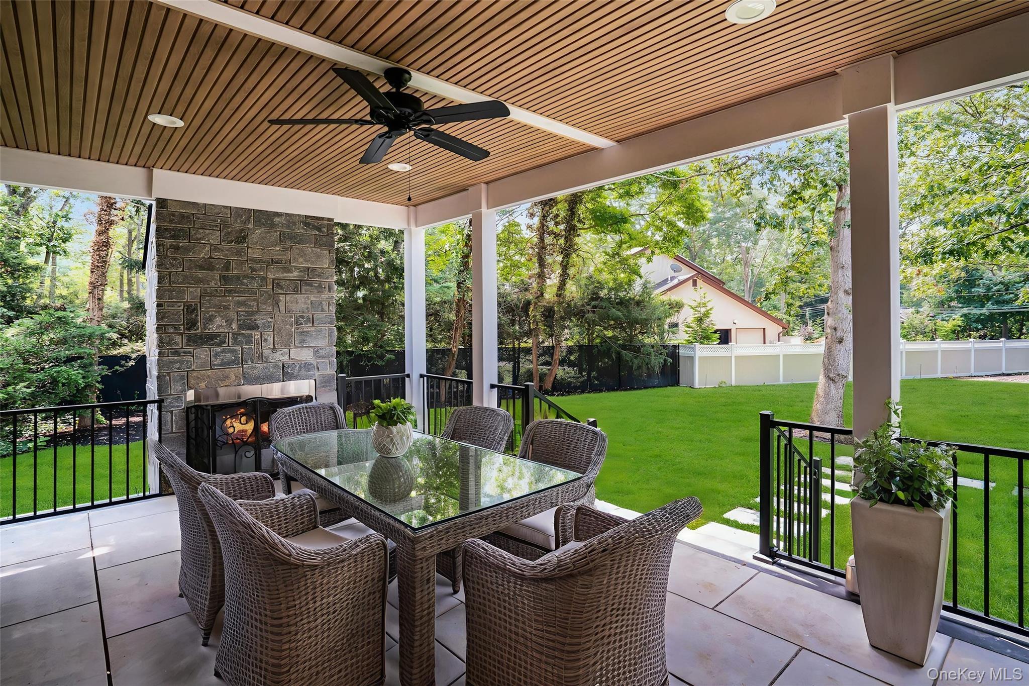 Single Family Weeks  Suffolk County, NY 11746, MLS-896348-45