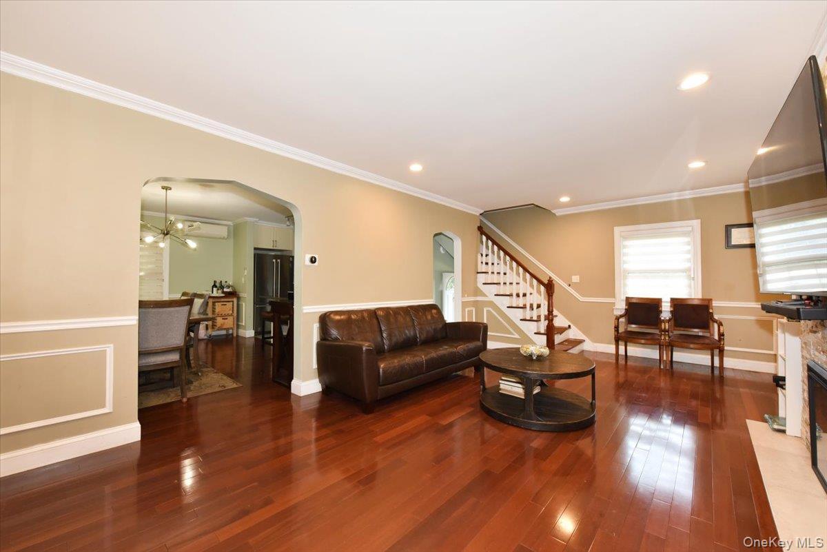 Single Family Mclaughlin Queens, NY 11423, MLS-896389-10