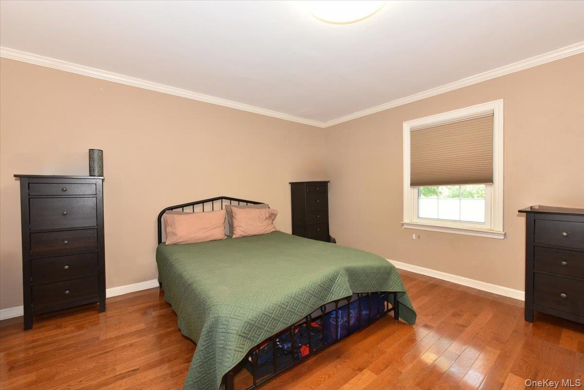 Single Family Mclaughlin Queens, NY 11423, MLS-896389-21