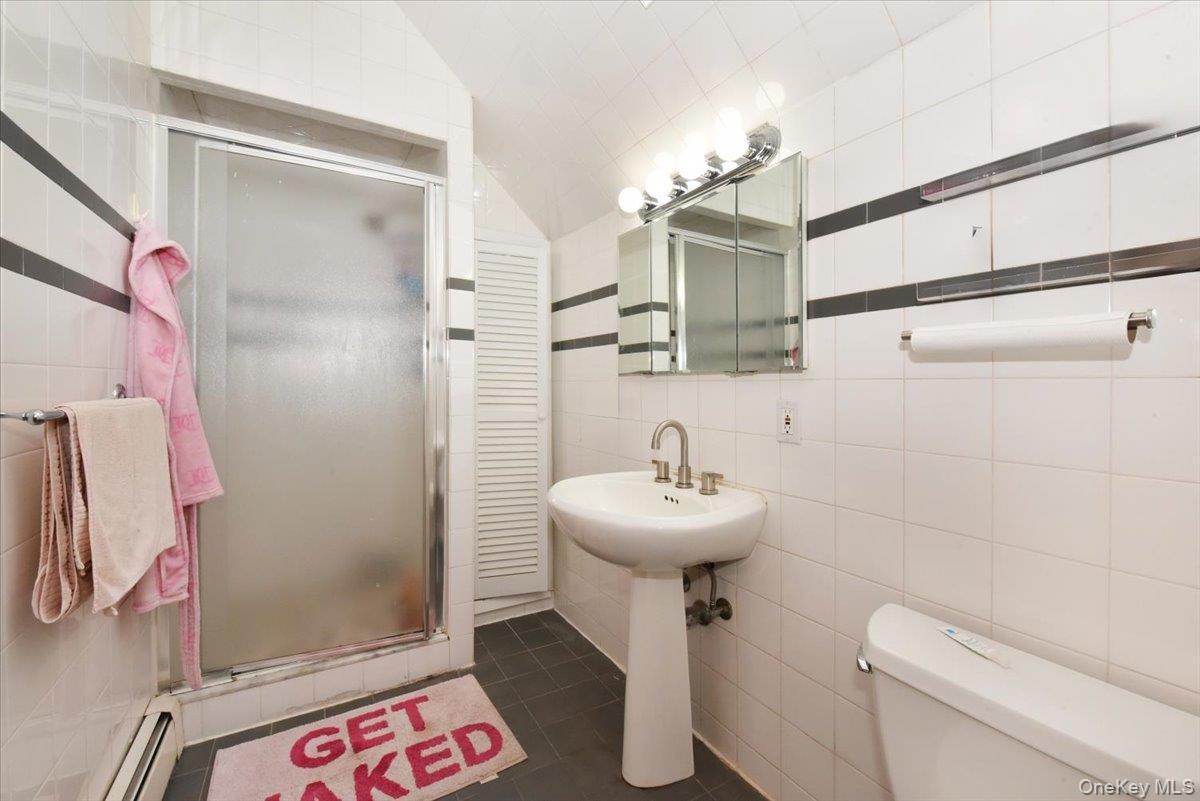 Single Family Mclaughlin Queens, NY 11423, MLS-896389-26