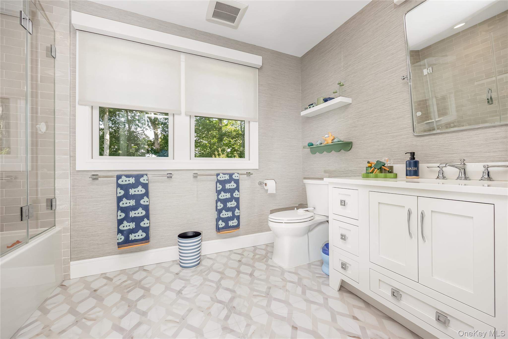 Single Family Landview Suffolk County, NY 11746, MLS-896407-27