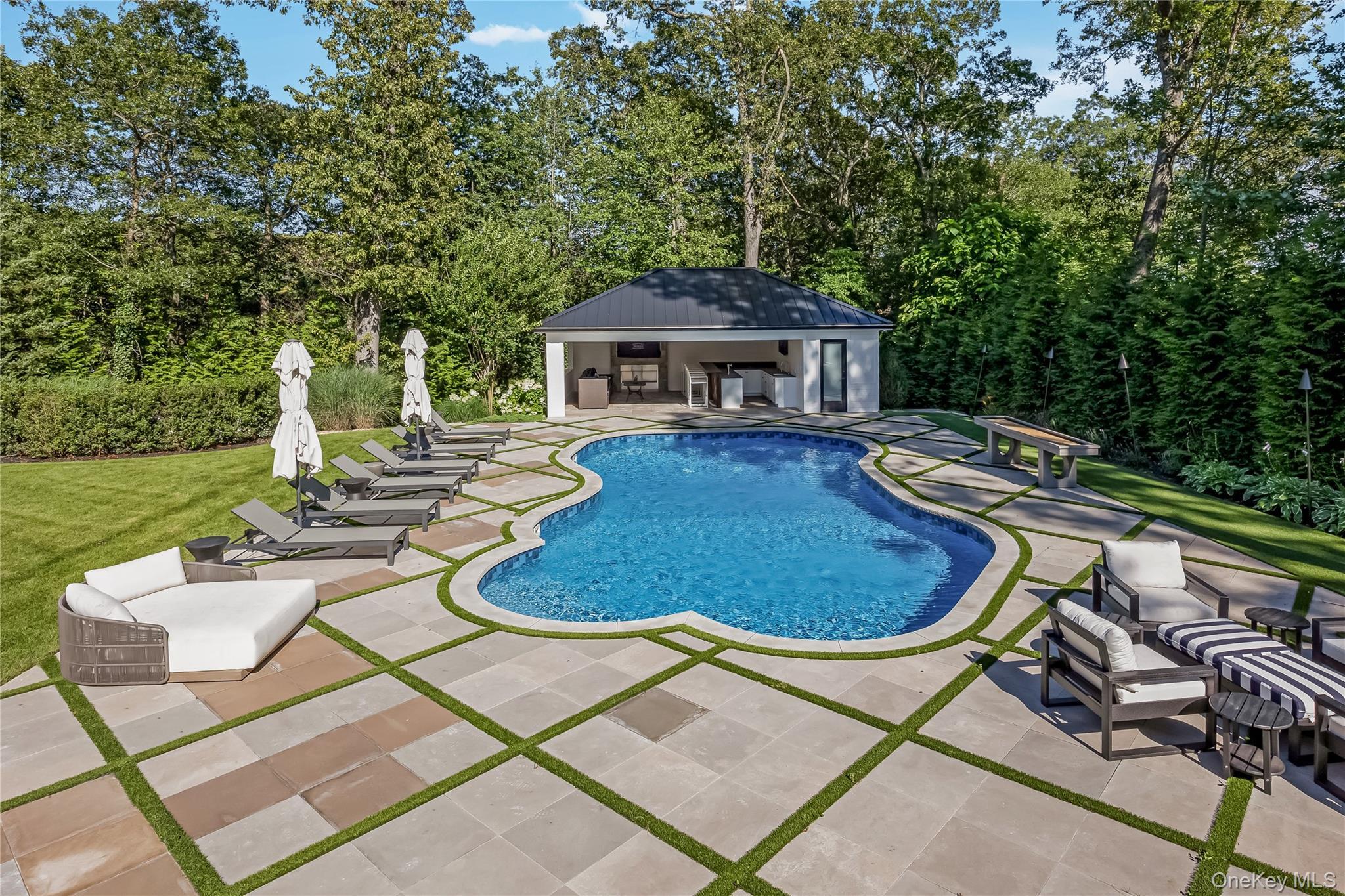 Single Family Landview Suffolk County, NY 11746, MLS-896407-40