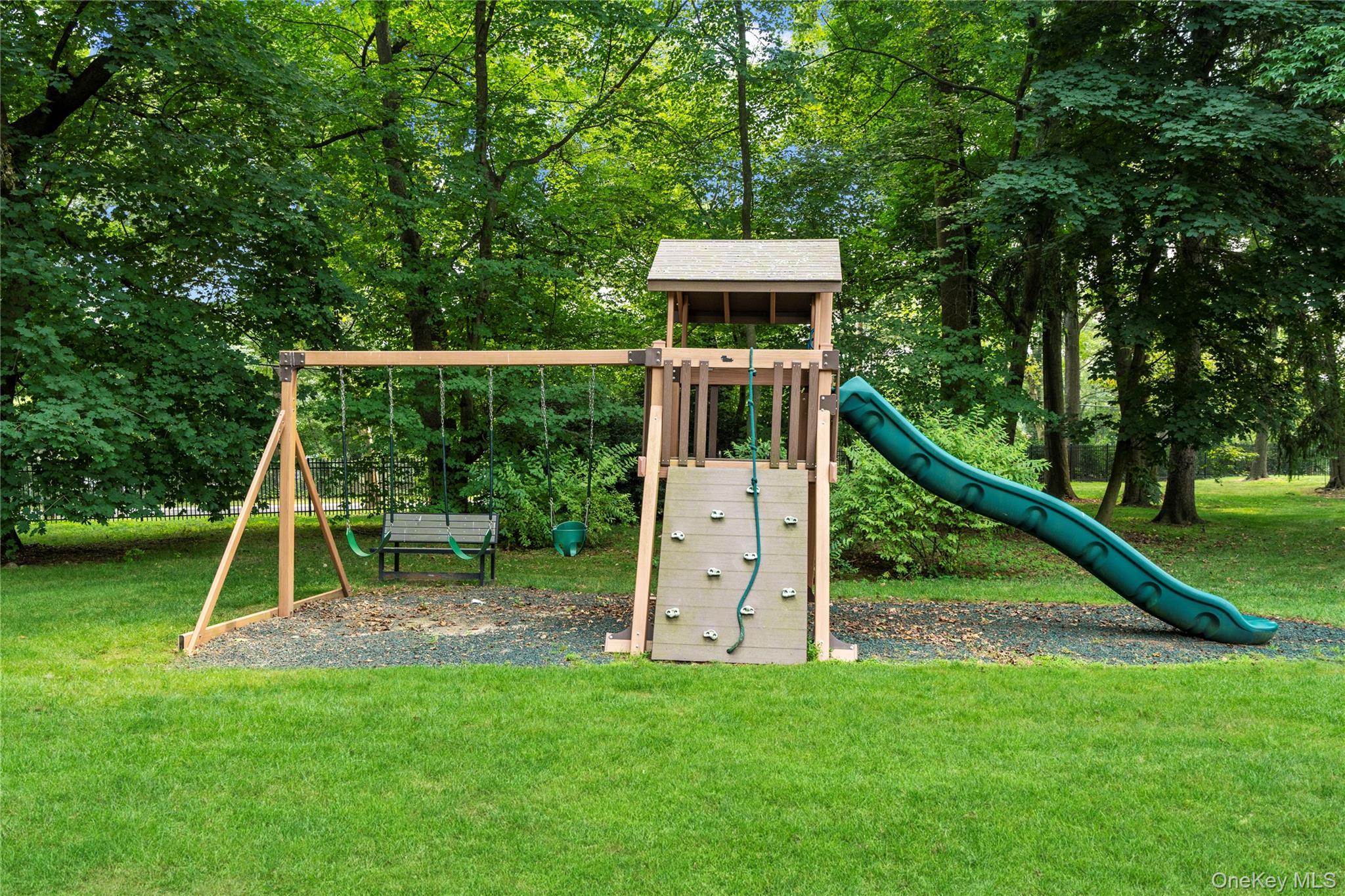 Condo Tiffany  Nassau County, NY 11030, MLS-896487-17