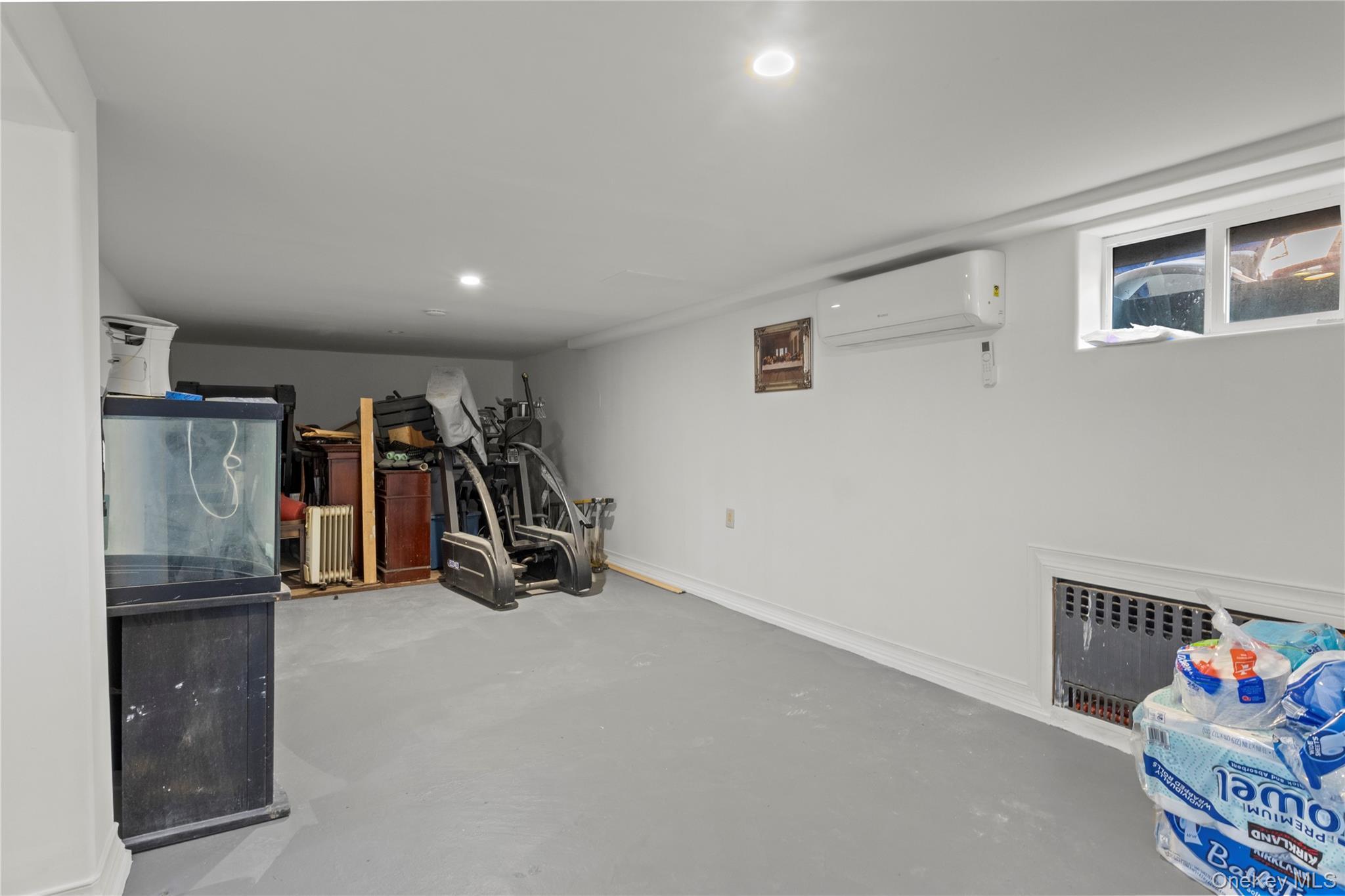 Single Family Bay 24th  Queens, NY 11691, MLS-896495-27