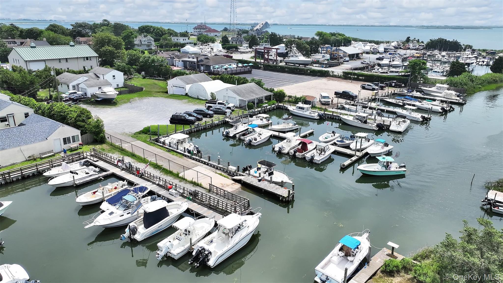 Single Family Foster Suffolk County, NY 11946, MLS-896525-28