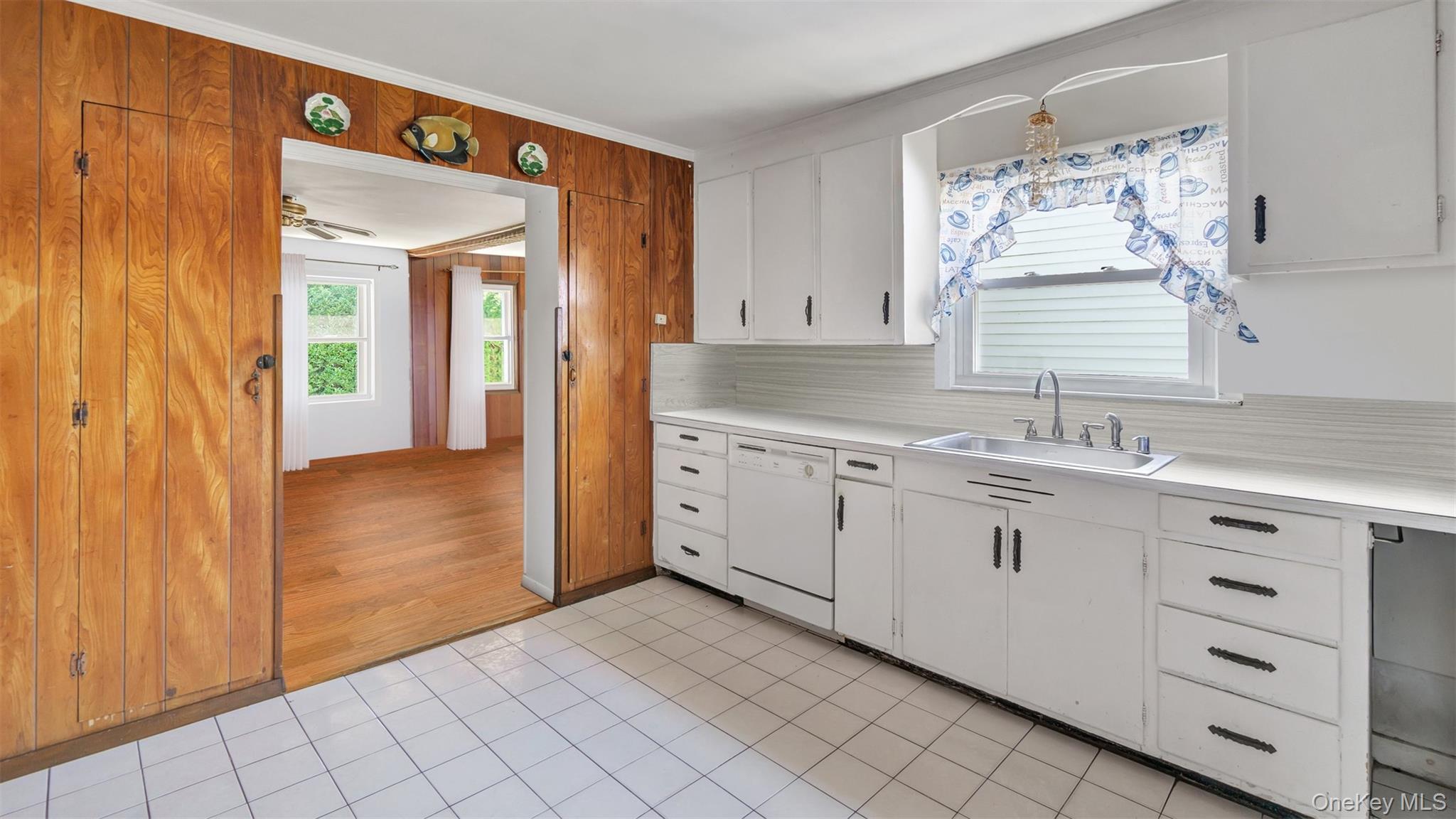 Single Family Foster Suffolk County, NY 11946, MLS-896525-6