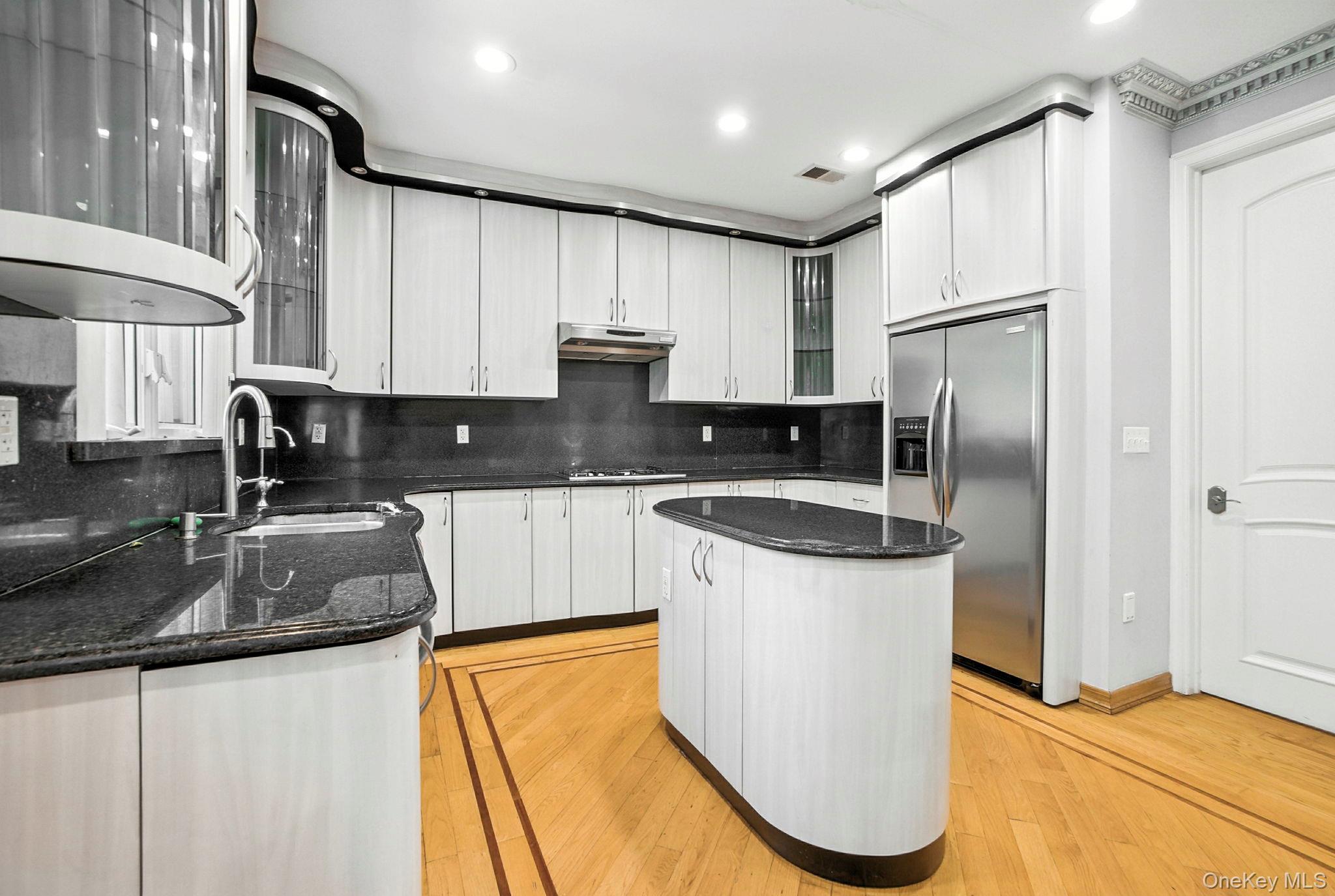 Single Family Kew Forest Queens, NY 11375, MLS-896561-12