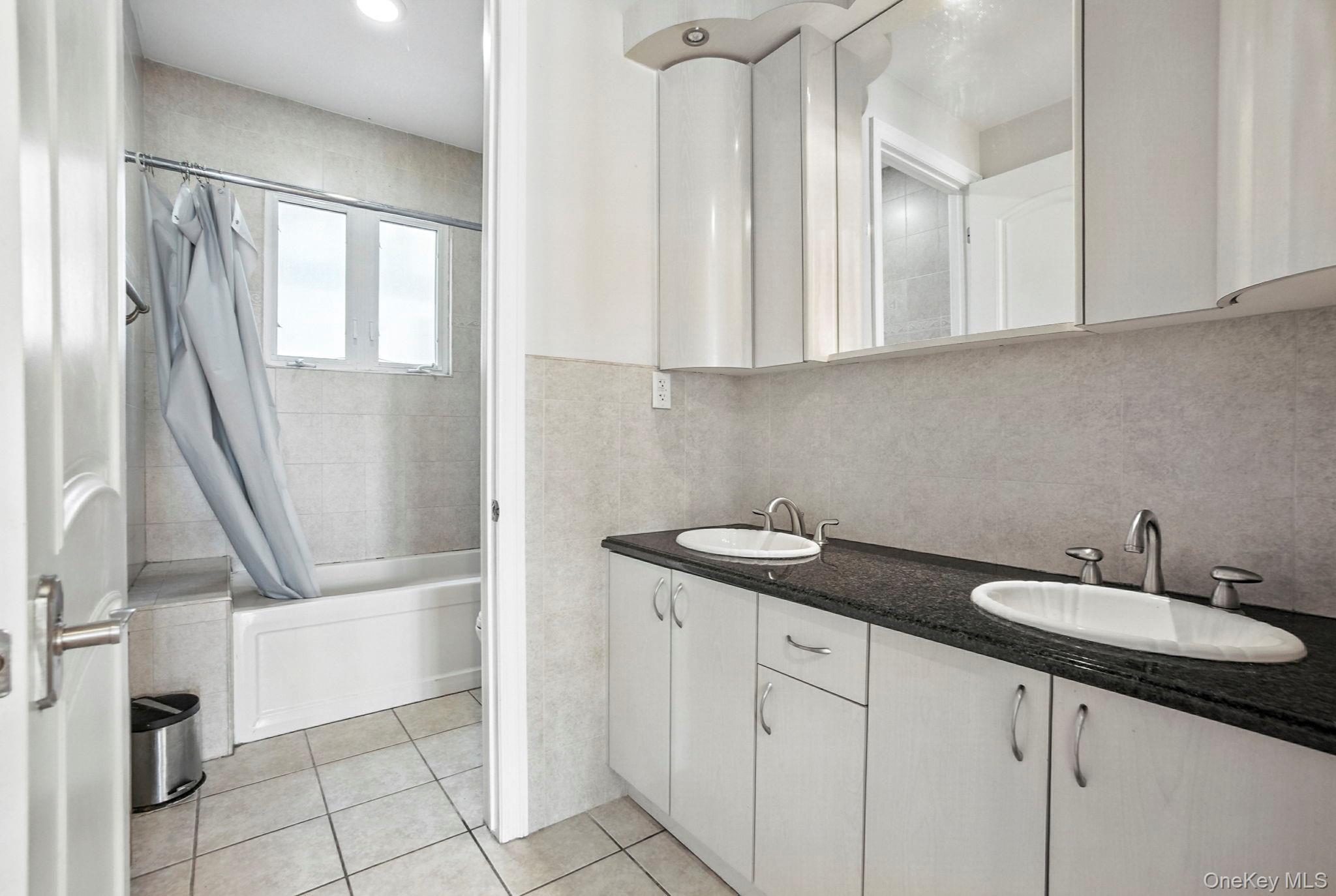 Single Family Kew Forest Queens, NY 11375, MLS-896561-16