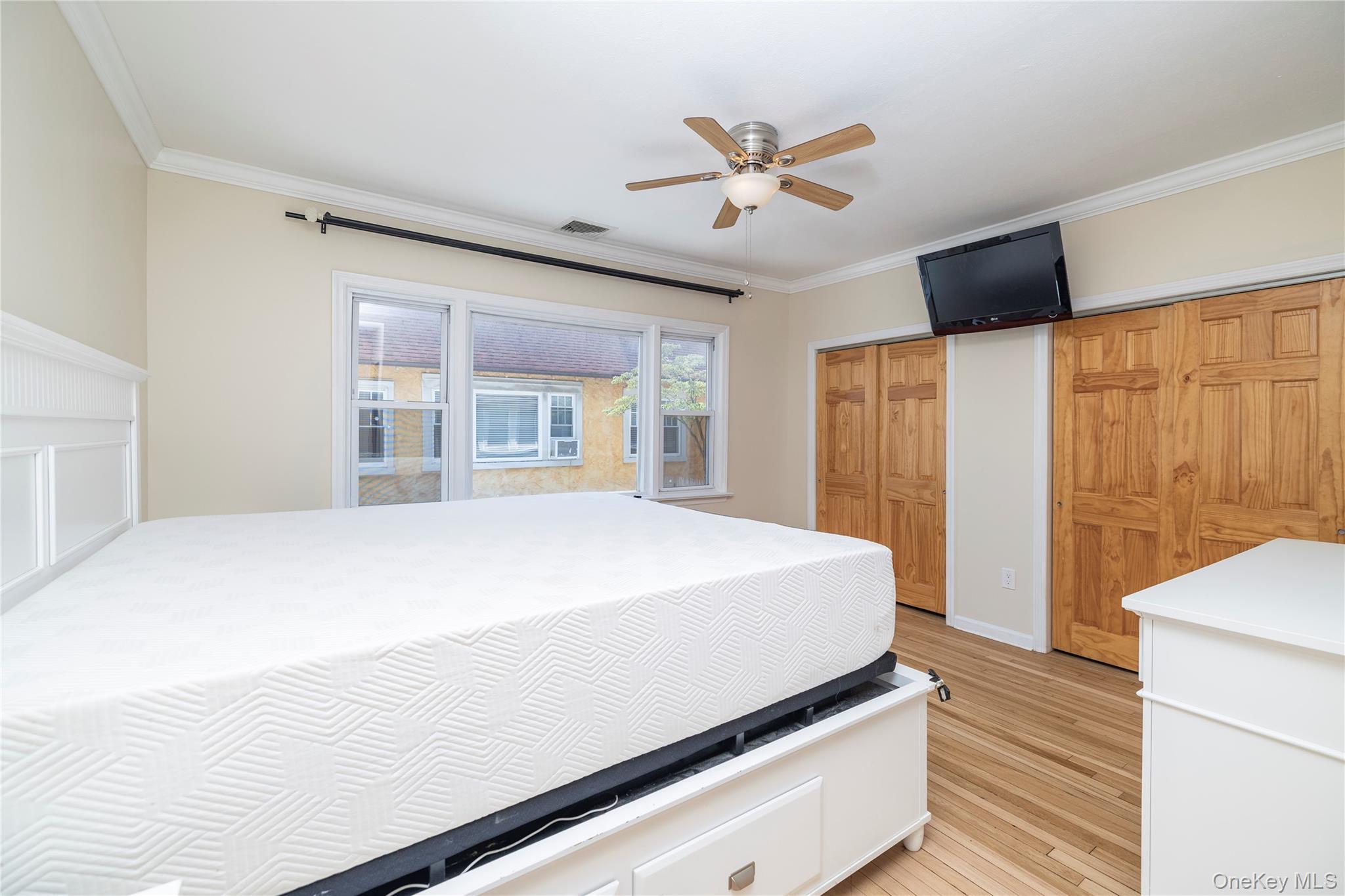 Single Family Barnes Nassau County, NY 11561, MLS-896591-4