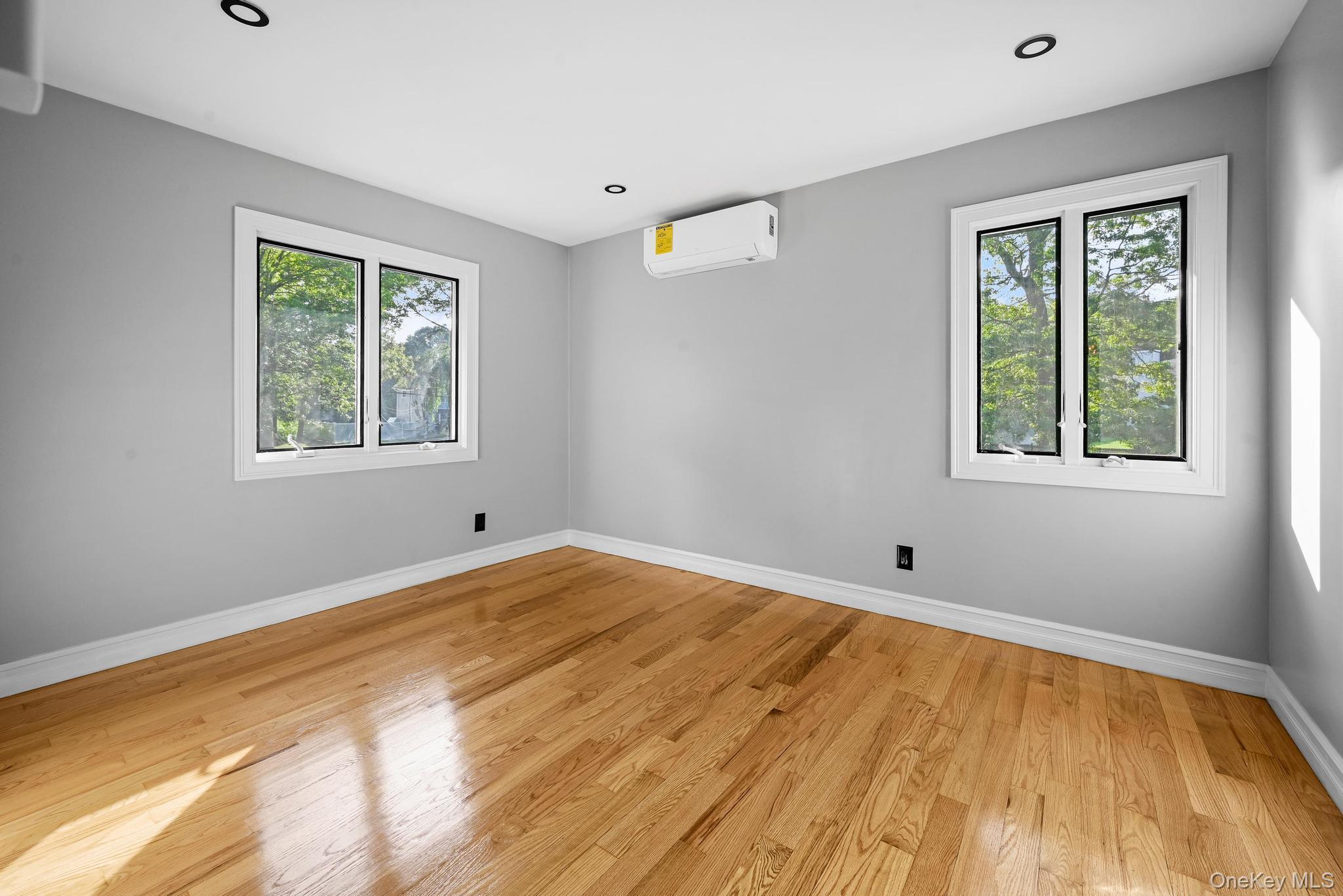 Single Family Wintergreen Suffolk County, NY 11747, MLS-896606-28