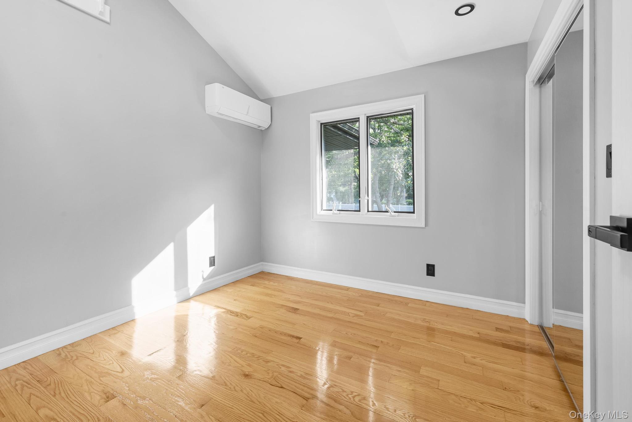 Single Family Wintergreen Suffolk County, NY 11747, MLS-896606-29