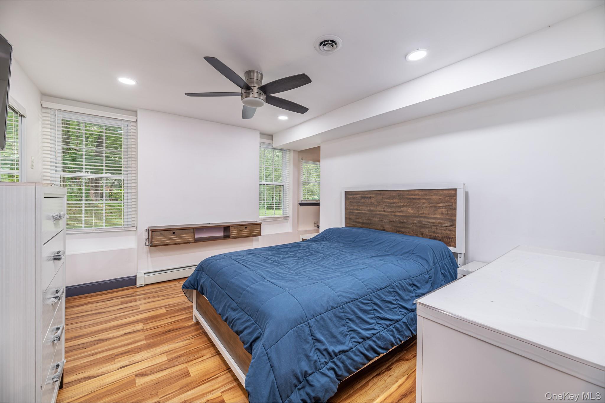 Single Family Lynn  Orange County, NY 10990, MLS-896674-21